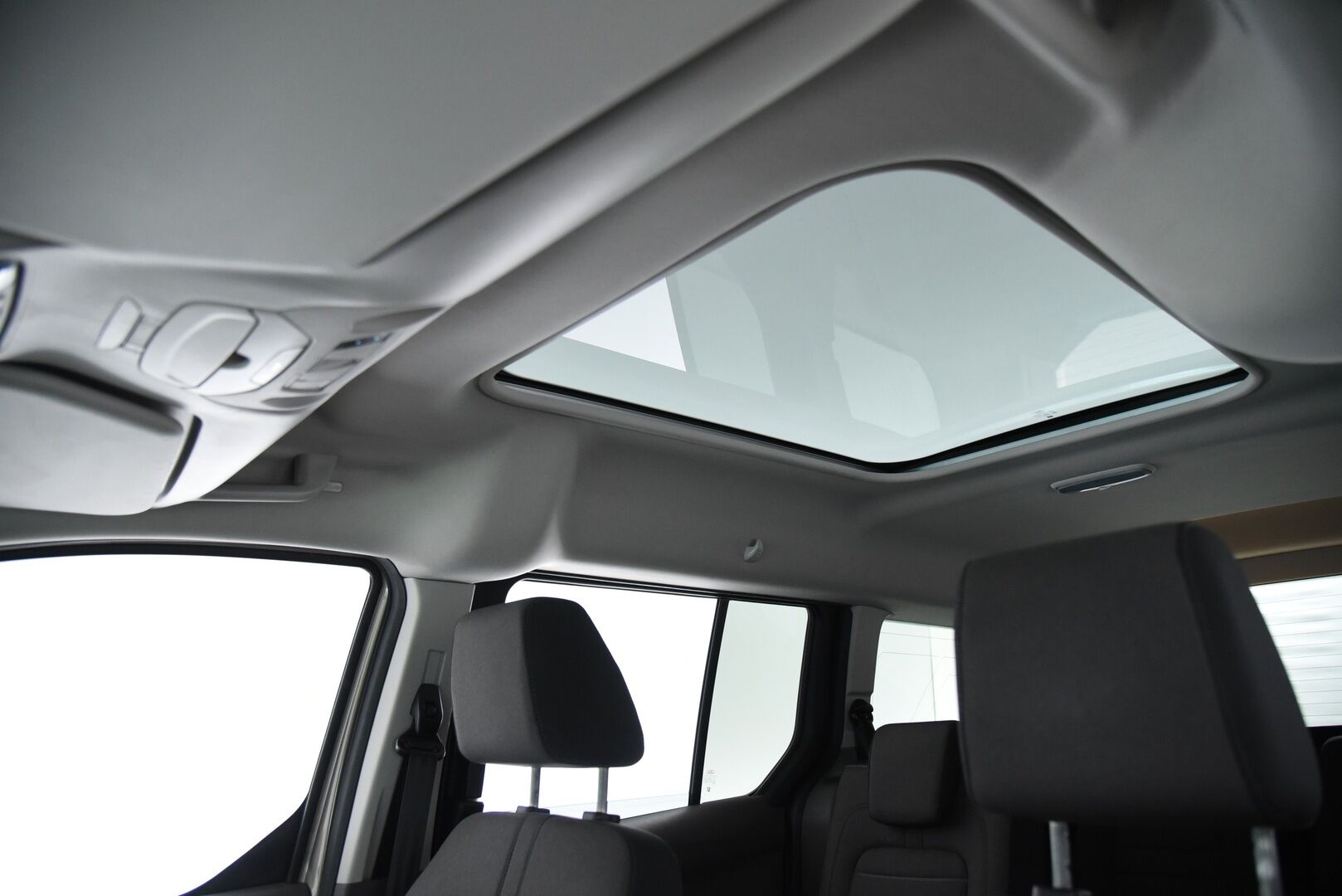 Ford Grand Tourneo Connect 2018 1,5 TDCi 120 hv A8 Titanium 7-paik - Suomi-Auto | Webasto | Lasikatto | P-kamera | NAVI | KeylessGo | Vakkari 