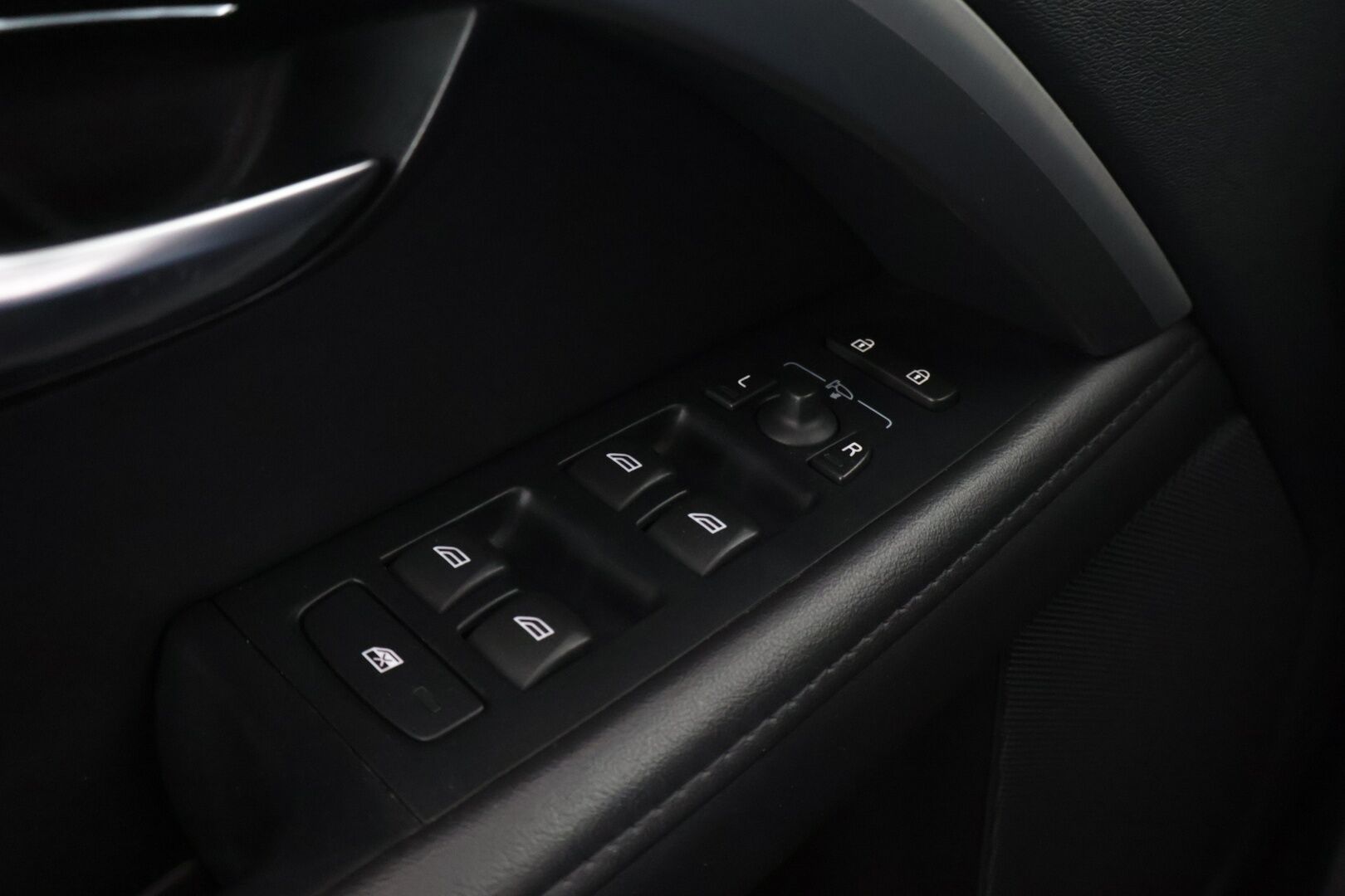 Volvo S80 2014 D4 Classic aut - Kuskinpenkki muistilla ja ilmastoinnilla / Vetokoukku / Vakkari / Kattoikkuna