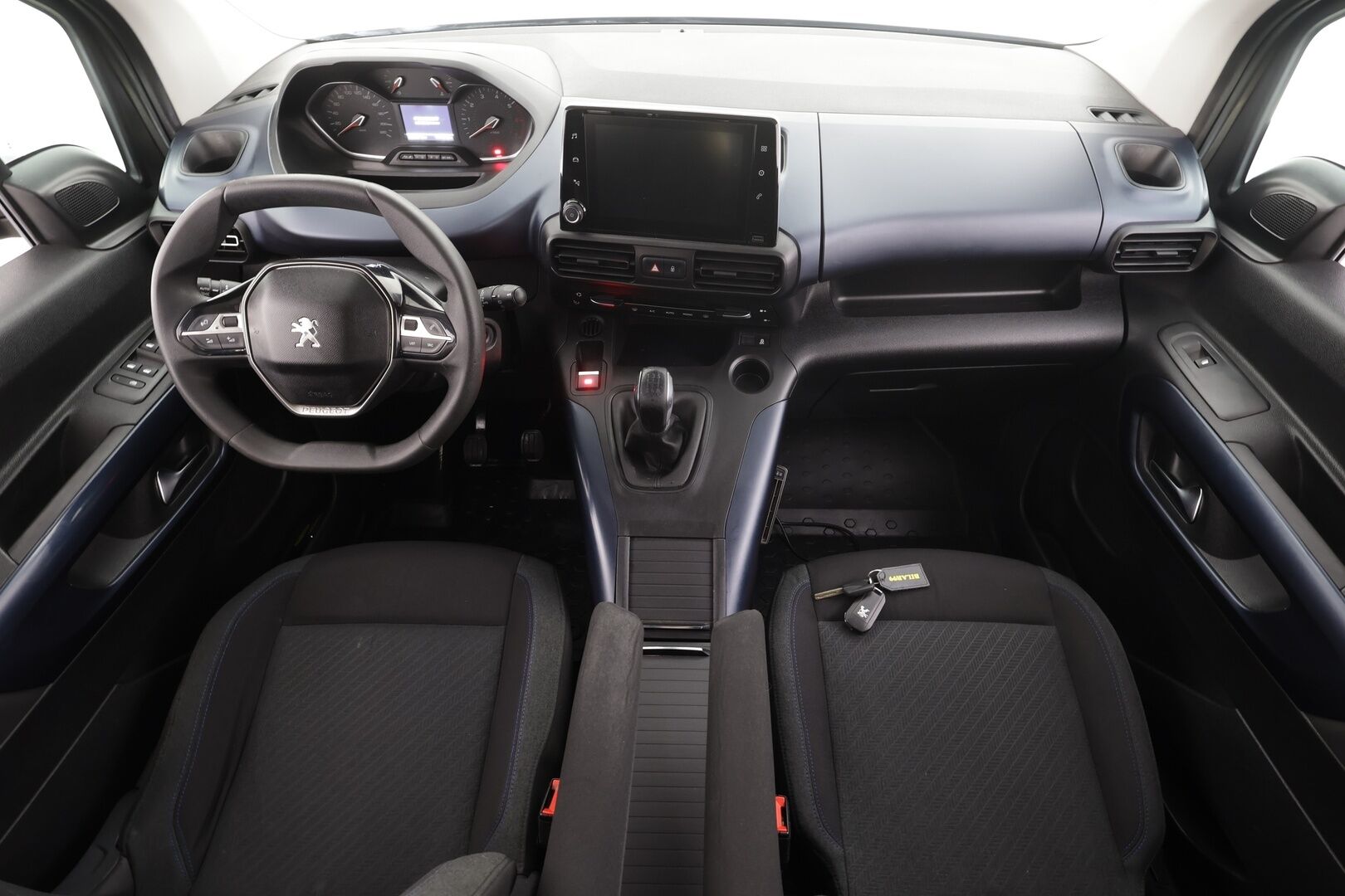 Peugeot Rifter 2019 Allure BlueHDi 100 S&S L1 * Vakkari / P.Tutka / Lohko+Sisä / Koukku / Navi * - Suomi-auto / Merkkihuollettu