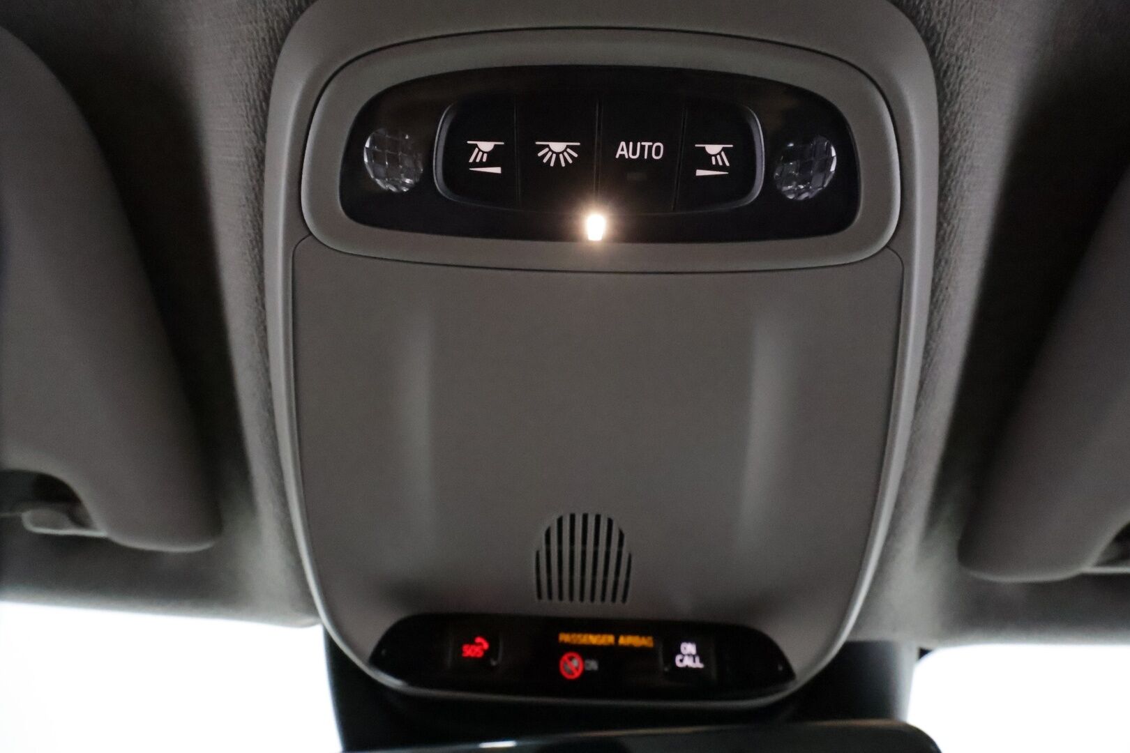 Volvo XC40 2019 D3 AWD Momentum aut **Adapt.vakkari / P.kamera / Full LED / Navi / Webasto / Koukku** - Suomi-auto / Merkkihuollettu / Kahdet renkaat aluvanteilla / Penkinlämmittimet takana / Ratinlämmitin / Ohjauspyörän lämmitin / Digimittaristo