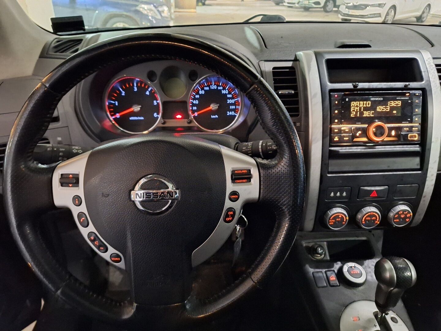 Nissan X-TRAIL 2007 II 2.0 dCi 110kW 4x4 - YritysOutlet - Myydään vain yrityksille / Panorama / Vakkari / Koukku / Lohko / LED-lisävalo* - – Tämä auto myydään YritysOutlet -valikoimasta vain yritykselle