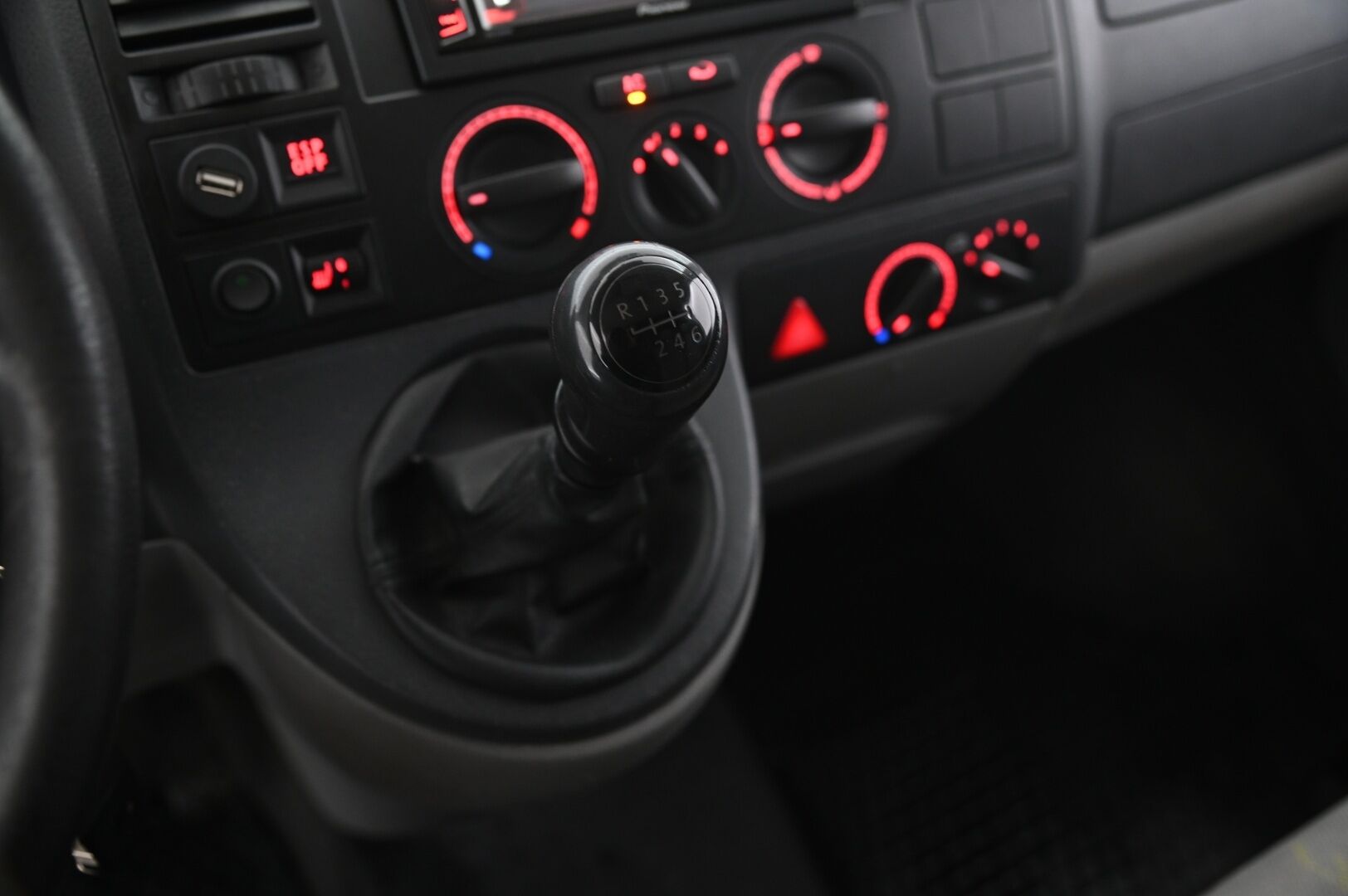 Volkswagen Transporter 2009 *Myydään Huutokaupat.com*