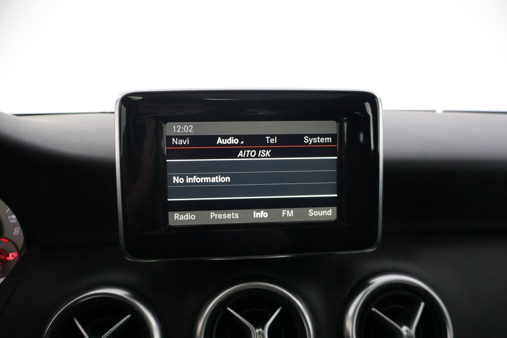 Mercedes-Benz A 2015 180 BE A * Panaroma / Tutkat  / Vakkari / Navi * - Juuri huollettu / Panaroma / Näyttävä yksilö - HULLUT AVAJAISHULINAT KORKOTARJOUS 3,29 %