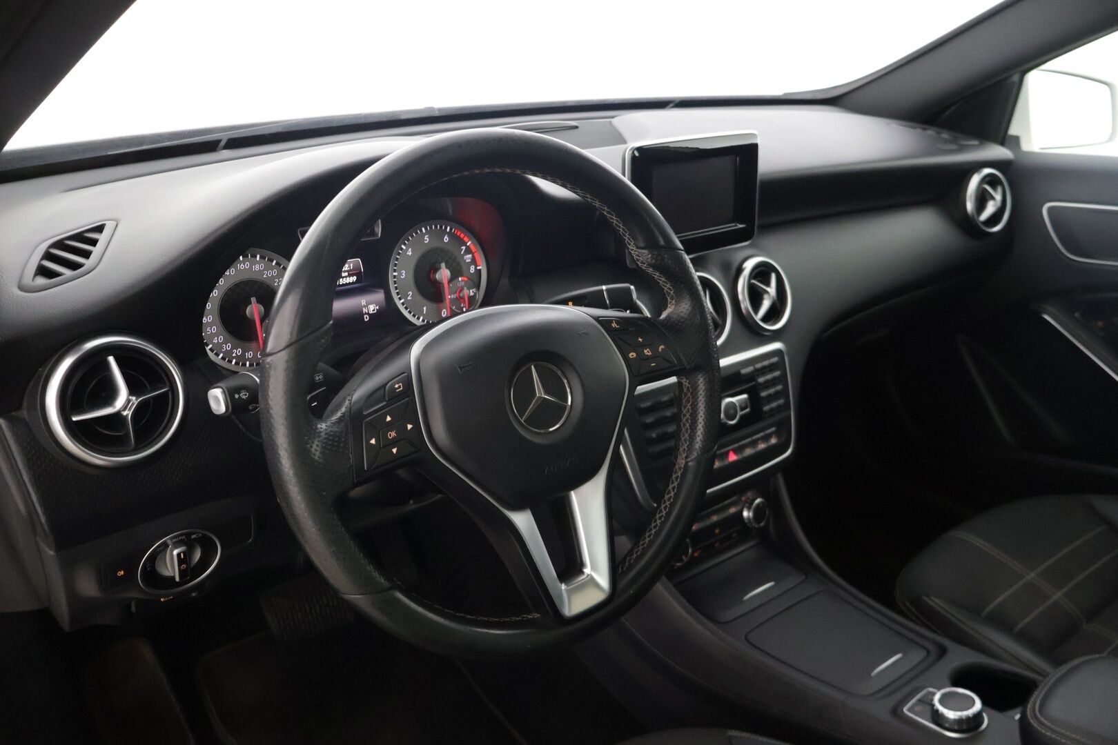 Mercedes-Benz A 2015 180 BE A * Panaroma / Tutkat  / Vakkari / Navi * - Juuri huollettu / Panaroma / Näyttävä yksilö - HULLUT AVAJAISHULINAT KORKOTARJOUS 3,29 %