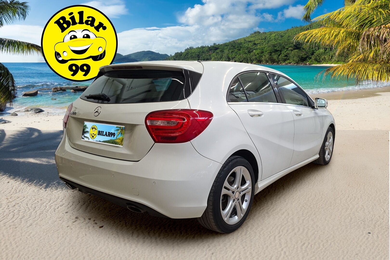 Mercedes-Benz A 2014 A 180 Farmari (AC) 5ov 1595cm3 A * Panaroma / Tutkat  / Vakkari / Navi * - Juuri huollettu / Panaroma / Näyttävä yksilö - HULLUT AVAJAISHULINAT KORKOTARJOUS 3,29 %