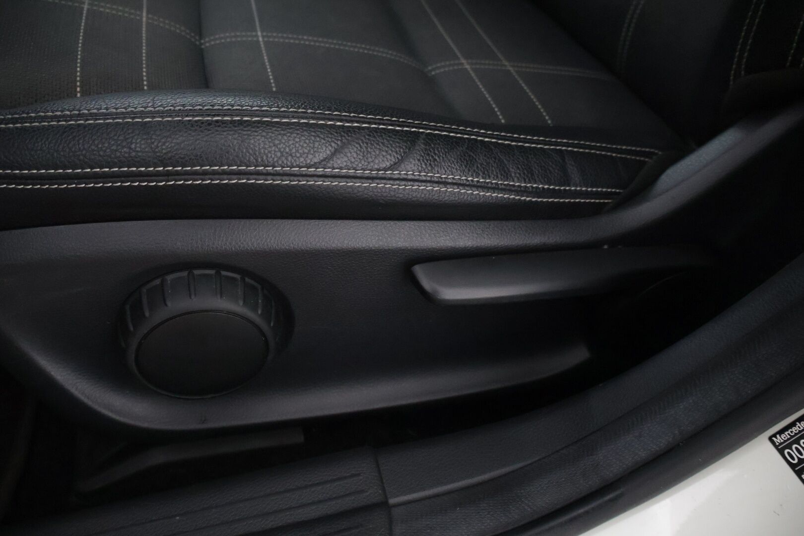 Mercedes-Benz A 2015 180 BE A * Panaroma / Tutkat  / Vakkari / Navi * - Juuri huollettu / Panaroma / Näyttävä yksilö - HULLUT AVAJAISHULINAT KORKOTARJOUS 3,29 %