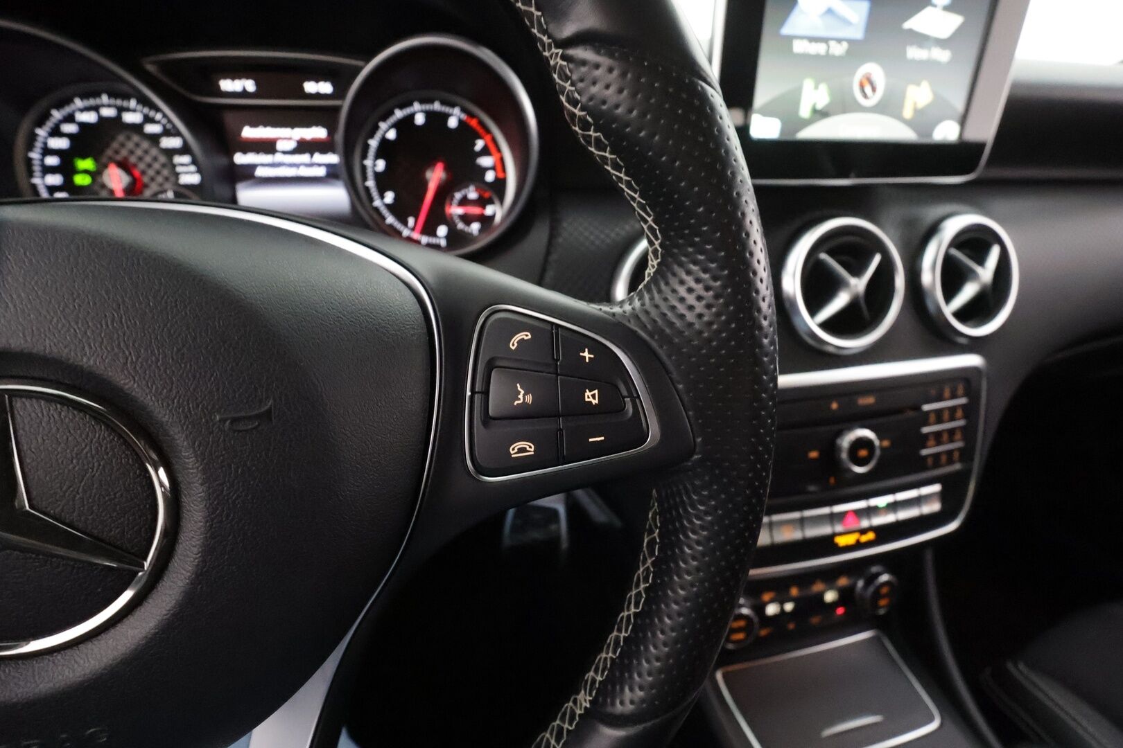 Mercedes-Benz A 2016 180 A Business Style * LED-High Performance / Sportpenkit / Webasto / Vakkari / Navi * - Facelift / Kahdet renkaat aluvanteilla