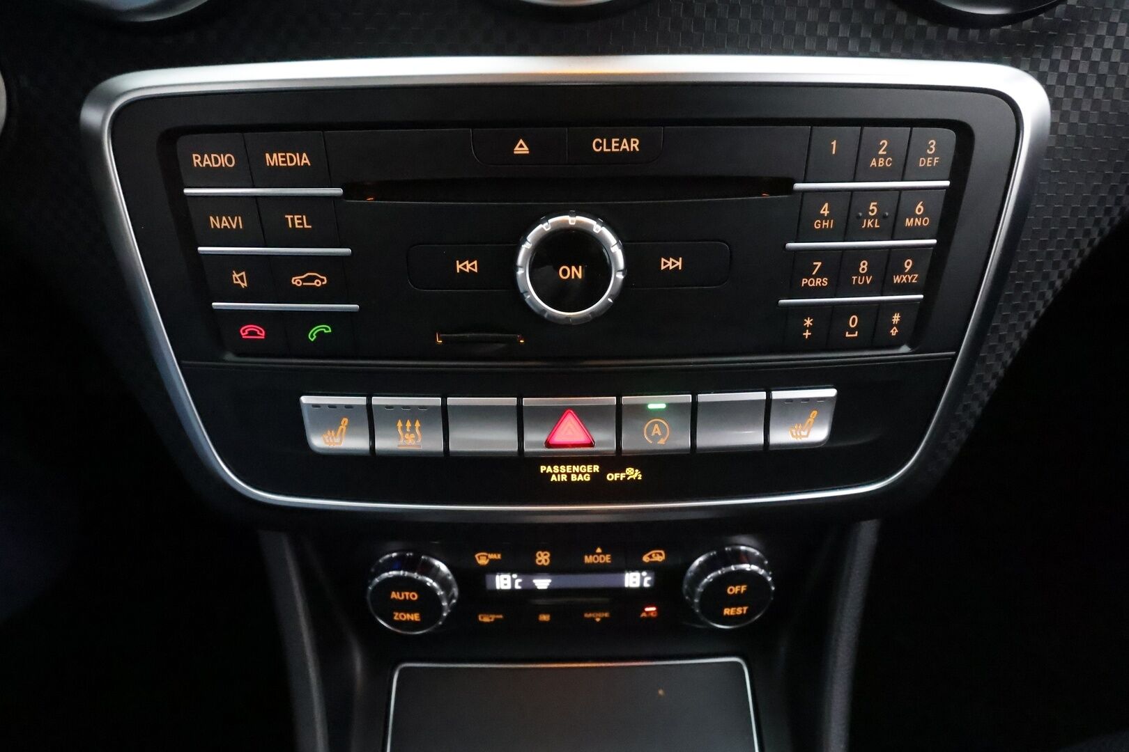 Mercedes-Benz A 2016 180 A Business Style * LED-High Performance / Sportpenkit / Webasto / Vakkari / Navi * - Facelift / Kahdet renkaat aluvanteilla