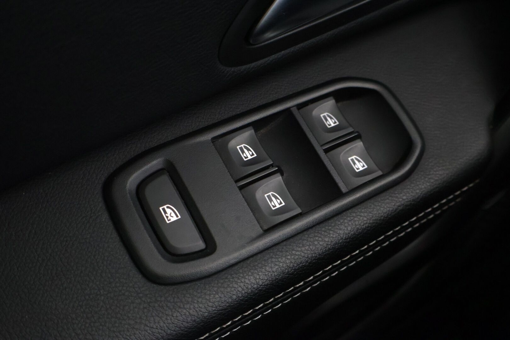 Dacia Duster 2018 TCe 125 4x4 Prestige *Lohko+S.pistoke / Vetokoukku / Navi* - *Kahdet hyvät renkaat!! / Peruutuskamera!!* - HULLUT VÄLIPÄIVÄT KORKOTARJOUS 2,49%