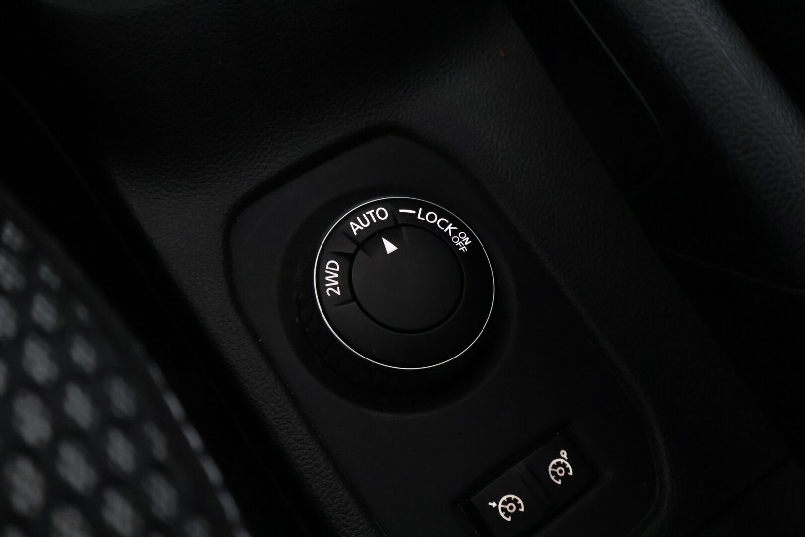 Dacia Duster 2018 TCe 125 4x4 Prestige *Lohko+S.pistoke / Vetokoukku / Navi* - *Kahdet hyvät renkaat!! / Peruutuskamera!!* - HULLUT VÄLIPÄIVÄT KORKOTARJOUS 2,49%