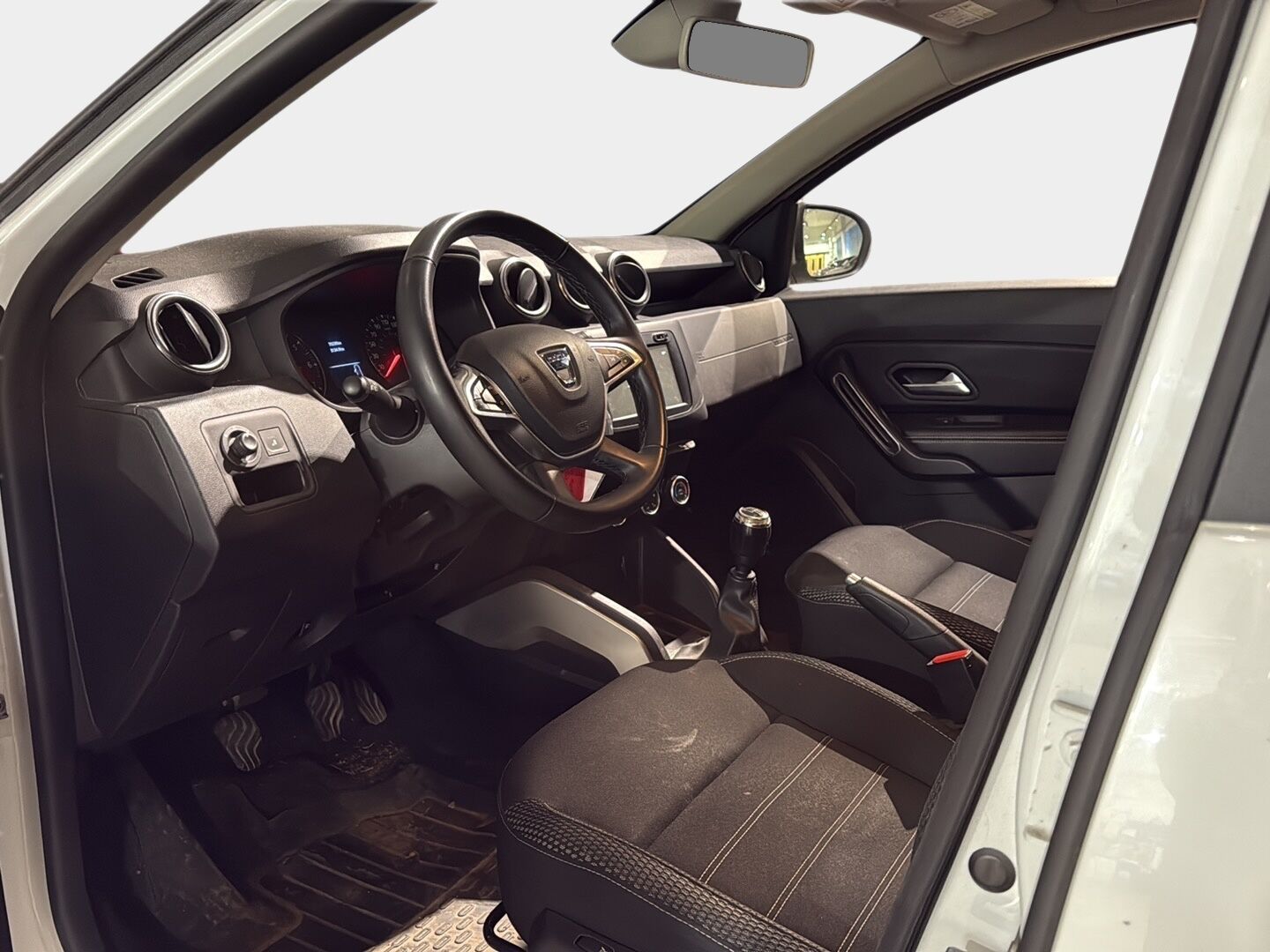 Dacia Duster 2018 TCe 125 4x4 Prestige *Lohko+S.pistoke / Vetokoukku / Navi* - *Kahdet hyvät renkaat!! / Peruutuskamera!!* - Osta nyt, maksa vasta ensi vuonna