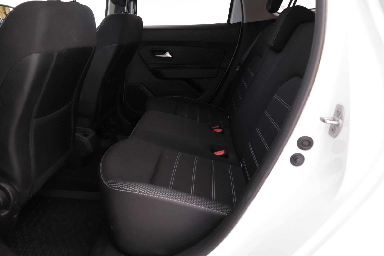 Dacia Duster 2018 TCe 125 4x4 Prestige *Lohko+S.pistoke / Vetokoukku / Navi* - *Kahdet hyvät renkaat!! / Peruutuskamera!!* - HULLUT VÄLIPÄIVÄT KORKOTARJOUS 2,49%