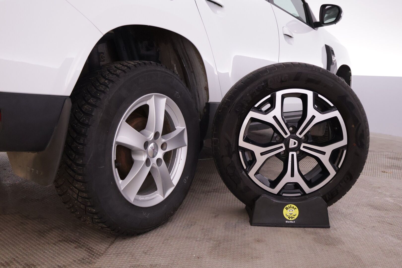 Dacia Duster 2018 TCe 125 4x4 Prestige *Lohko+S.pistoke / Vetokoukku / Navi* - *Kahdet hyvät renkaat!! / Peruutuskamera!!* - HULLUT VÄLIPÄIVÄT KORKOTARJOUS 2,49%