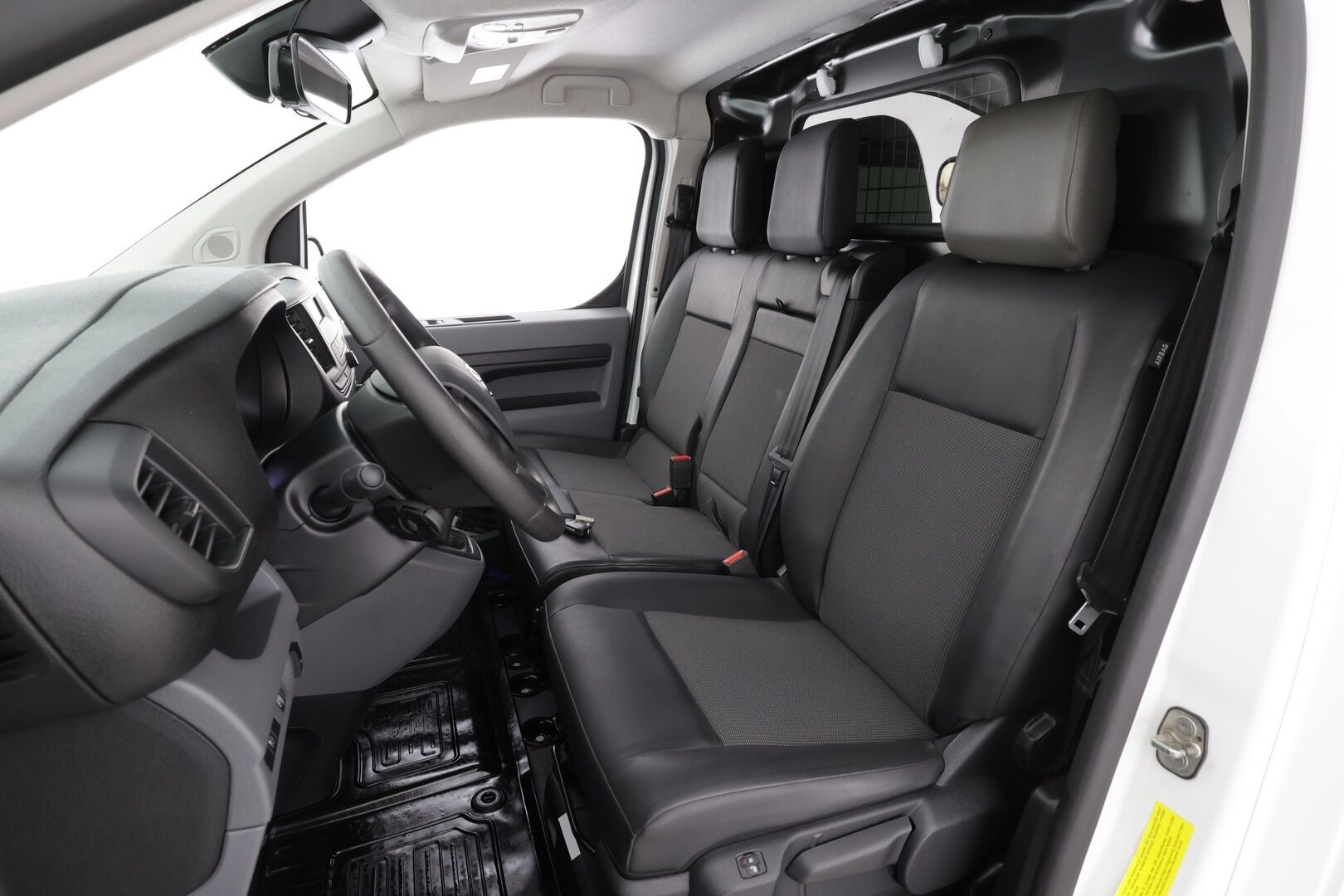 Toyota Proace 2020 L1 2,0 D 120 * Vakkari / Webasto / P.tutkat / Puolinahat / Bluetooth / 2x Renkaat / ALV * - 1.Om Suomi-auto / Juuri huollettu - HULLUT AVAJAISHULINAT KORKOTARJOUS 3,29 %