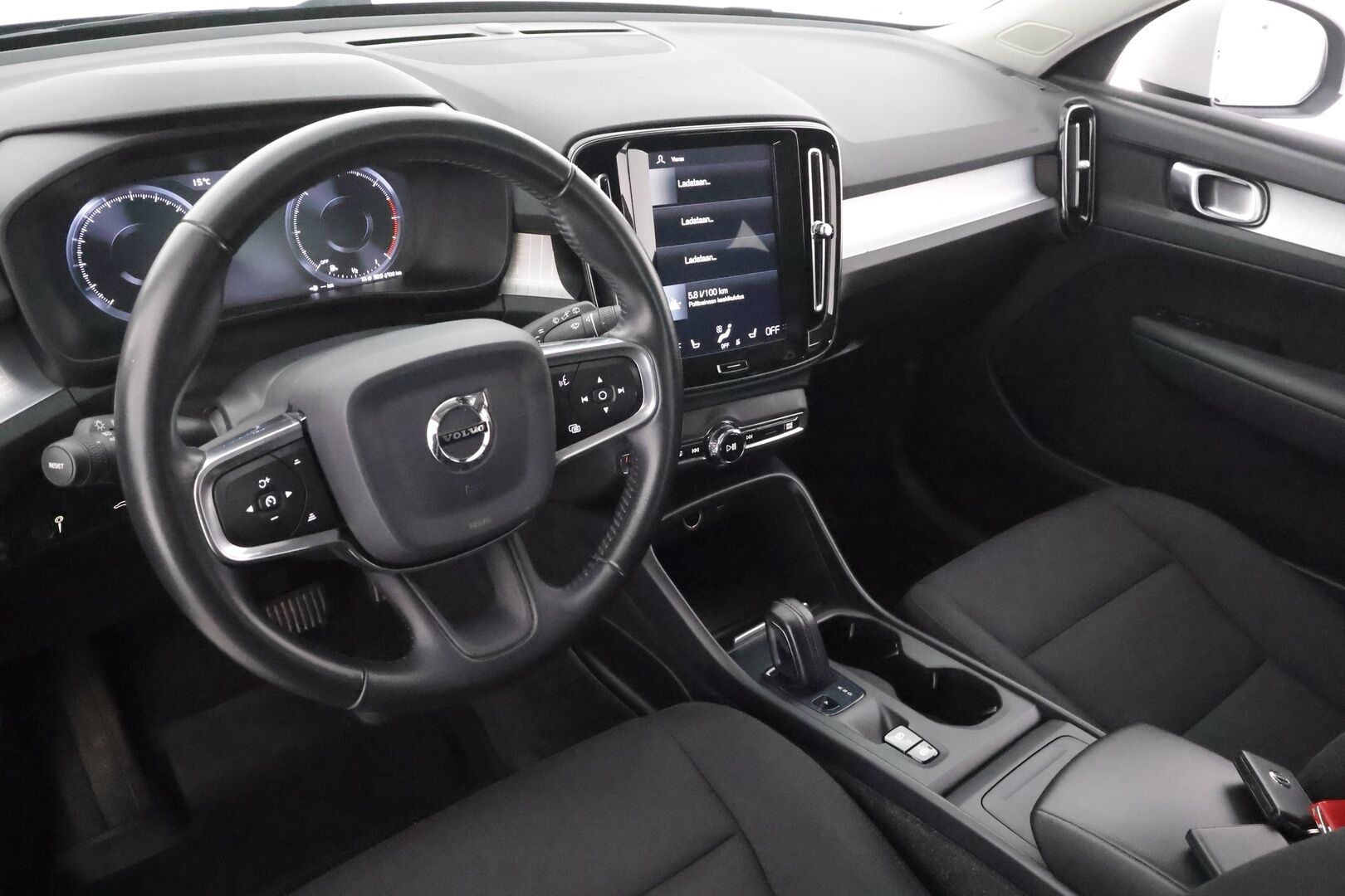 Volvo XC40 2019 D3 AWD Business aut * ACC / Webasto / LED / Navi / Keyless / Sähköluukku / Ratinlämmitin / P.tutkat * - Suomi-auto / Kahdet renkaat aluvanteilla - HULLUT AVAJAISHULINAT KORKOTARJOUS 3,29 %