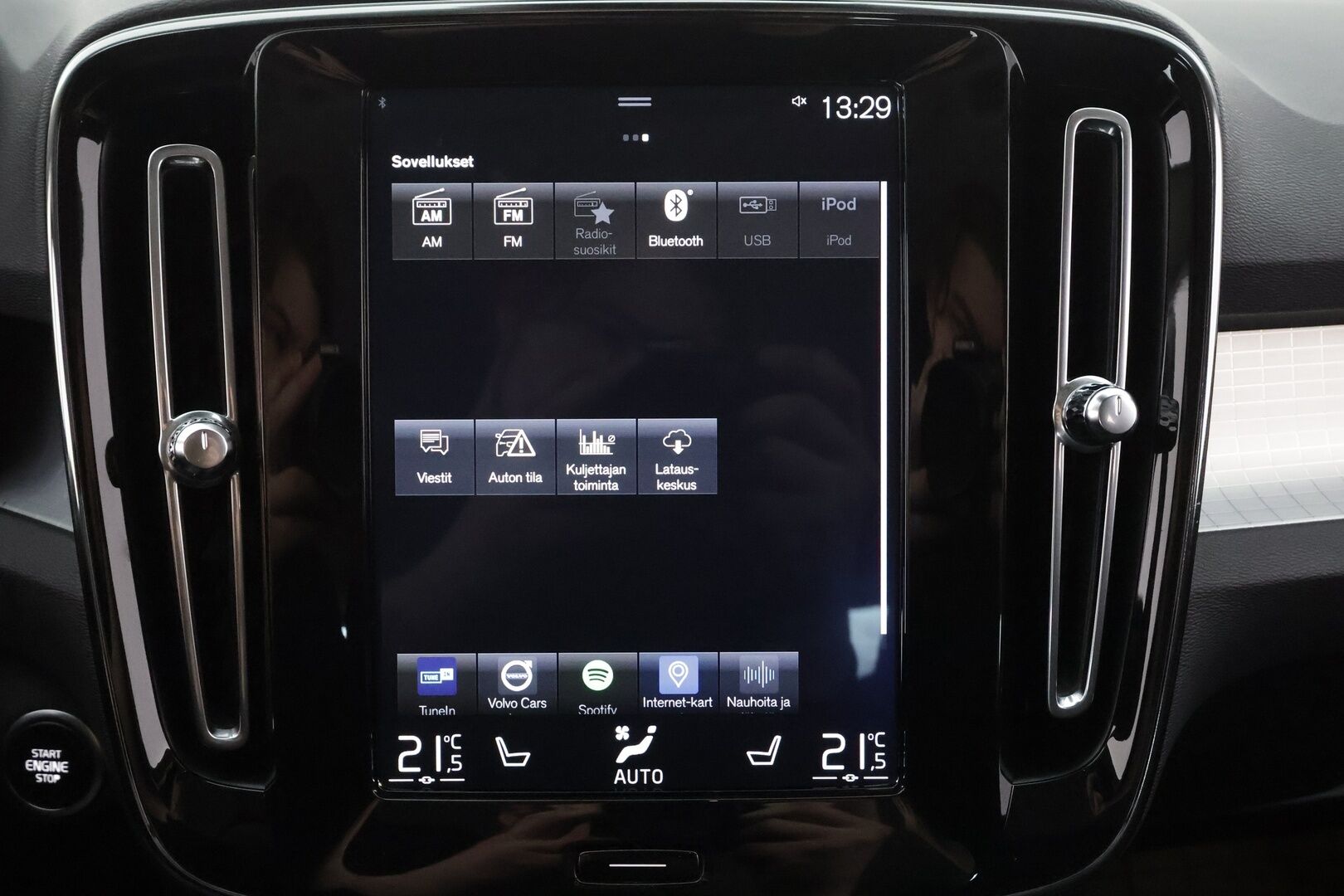 Volvo XC40 2019 D3 AWD Business aut * ACC / Webasto / LED / Navi / Keyless / Sähköluukku / Ratinlämmitin / P.tutkat * - Suomi-auto / Kahdet renkaat aluvanteilla - HULLUT AVAJAISHULINAT KORKOTARJOUS 3,29 %