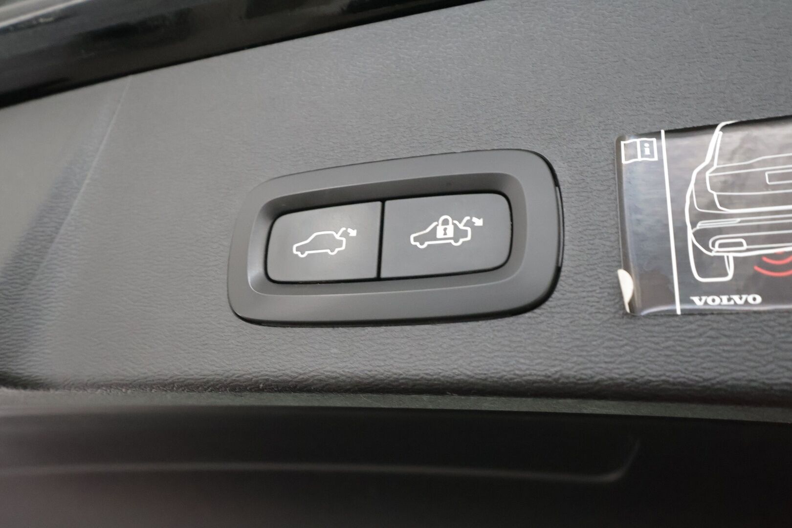 Volvo XC40 2019 D3 AWD Business aut - ACC | Webasto | LED | Navi | Keyless | Sähköluukku | Ratinlämmitin | P.tutkat 