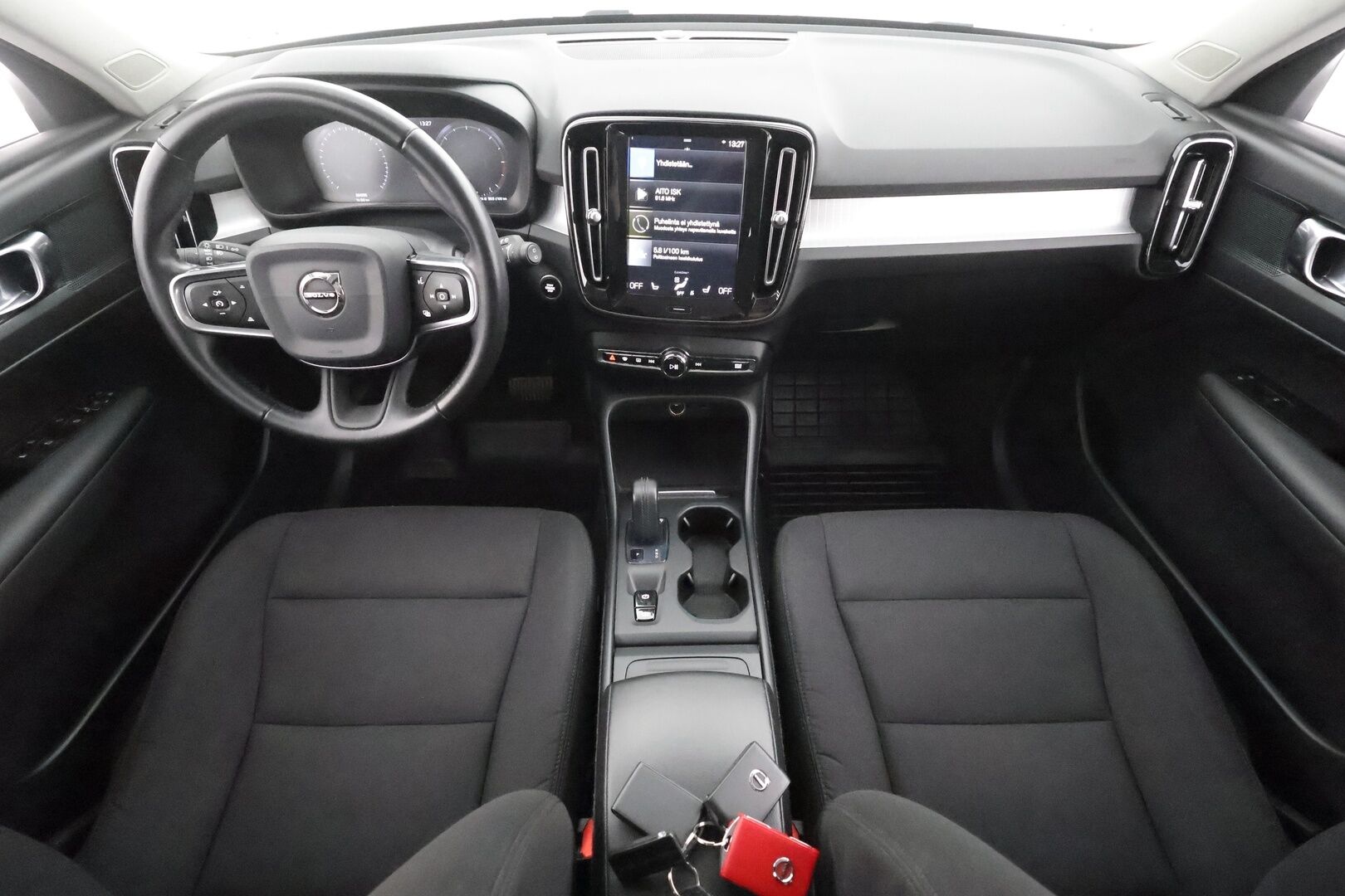 Volvo XC40 2019 D3 AWD Business aut * ACC / Webasto / LED / Navi / Keyless / Sähköluukku / Ratinlämmitin / P.tutkat * - Suomi-auto / Kahdet renkaat aluvanteilla - HULLUT AVAJAISHULINAT KORKOTARJOUS 3,29 %