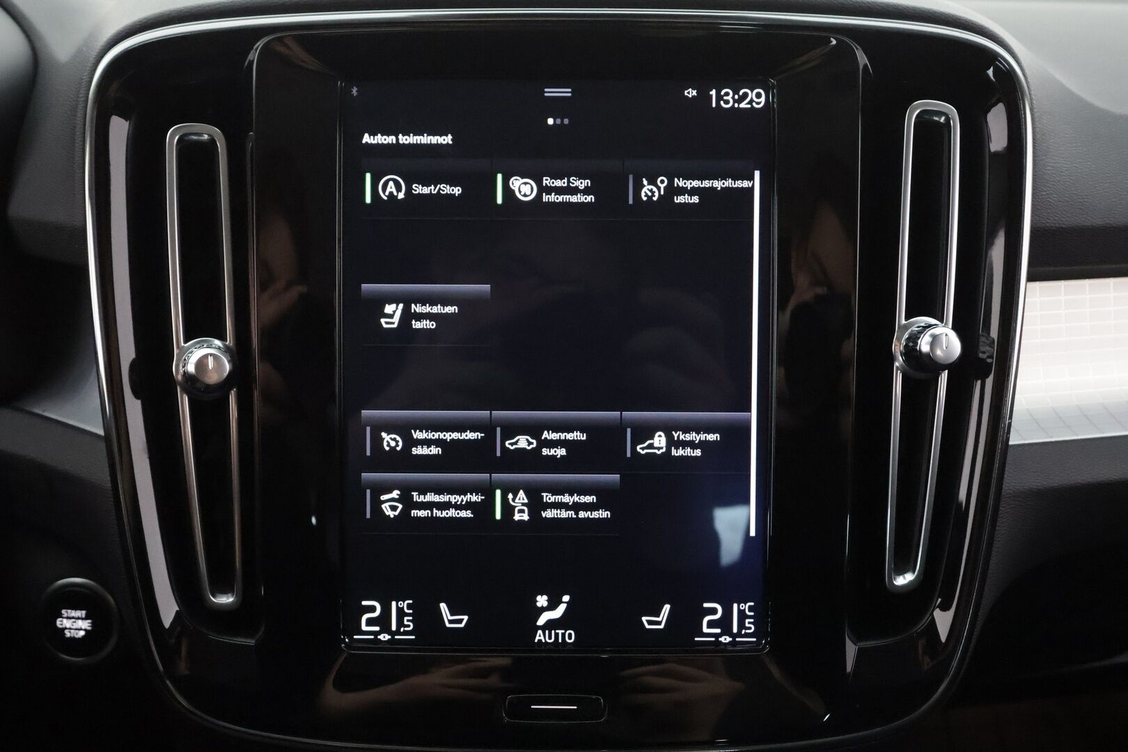Volvo XC40 2019 D3 AWD Business aut - ACC | Webasto | LED | Navi | Keyless | Sähköluukku | Ratinlämmitin | P.tutkat 