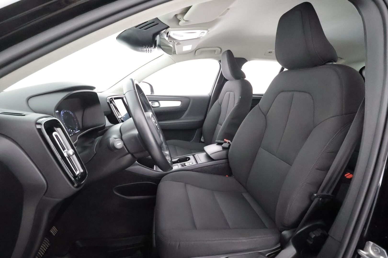 Volvo XC40 2019 D3 AWD Business aut * ACC / Webasto / LED / Navi / Keyless / Sähköluukku / Ratinlämmitin / P.tutkat * - Suomi-auto / Kahdet renkaat aluvanteilla - HULLUT AVAJAISHULINAT KORKOTARJOUS 3,29 %