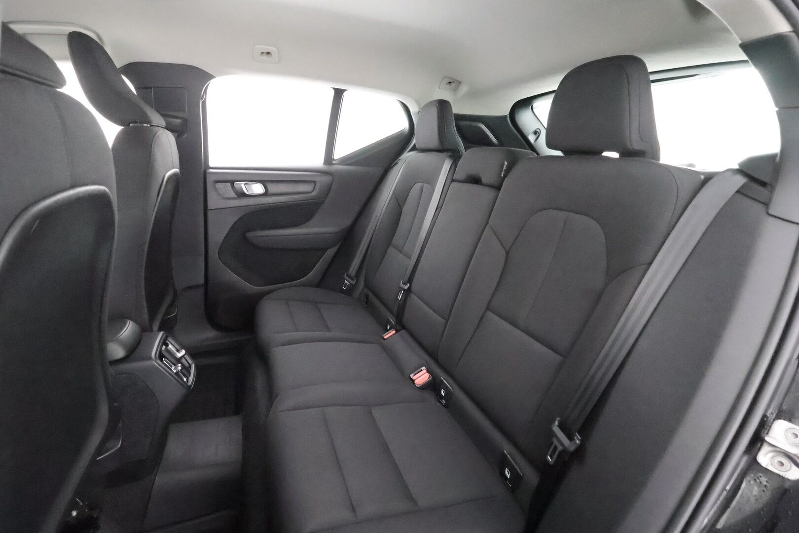 Volvo XC40 2019 D3 AWD Business aut * ACC / Webasto / LED / Navi / Keyless / Sähköluukku / Ratinlämmitin / P.tutkat * - Suomi-auto / Kahdet renkaat aluvanteilla - HULLUT AVAJAISHULINAT KORKOTARJOUS 3,29 %