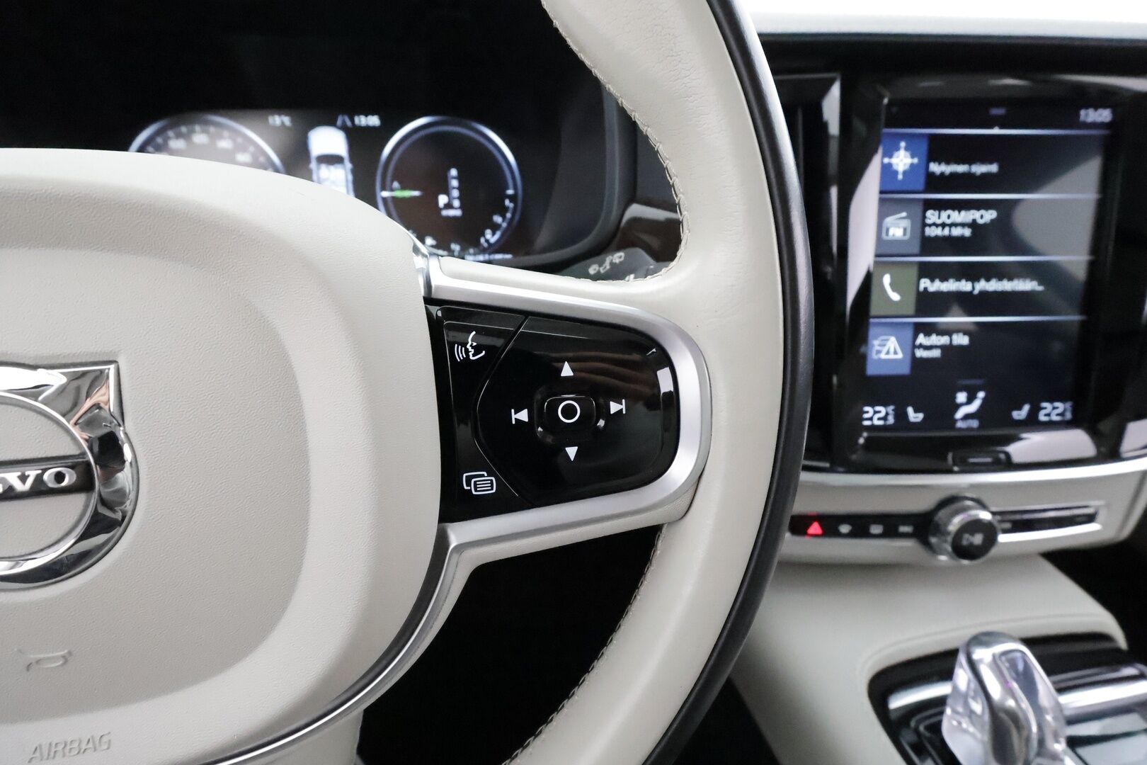 Volvo V90 2019 T8 AWD Inscription aut * ACC / Webasto / Panorama / Full LED / Muistipenkki / P.kamera / Vaaleat nahat / BLIS / Navi / Keyless * - Suomi-auto / Kahdet renkaat aluvanteilla - HULLUT AVAJAISHULINAT KORKOTARJOUS 3,29 %