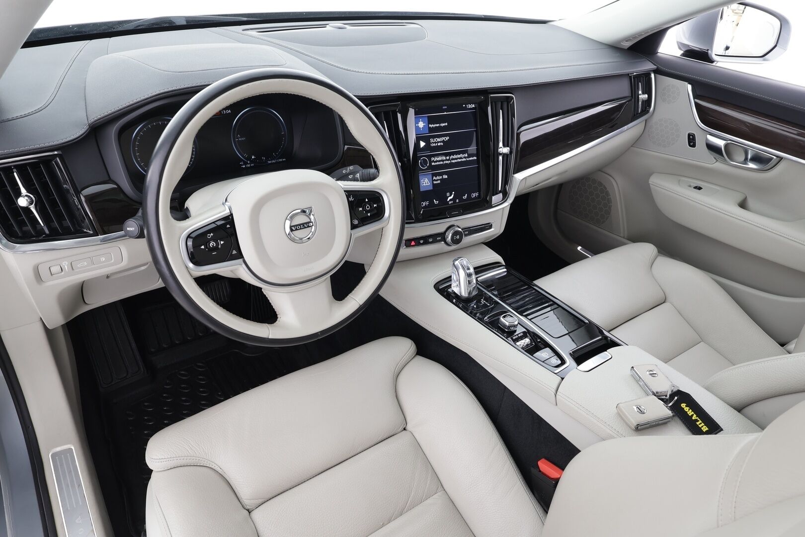 Volvo V90 2019 T8 AWD Inscription aut * ACC / Webasto / Panorama / Full LED / Muistipenkki / P.kamera / Vaaleat nahat / BLIS / Navi / Keyless * - Suomi-auto / Kahdet renkaat aluvanteilla - HULLUT AVAJAISHULINAT KORKOTARJOUS 3,29 %