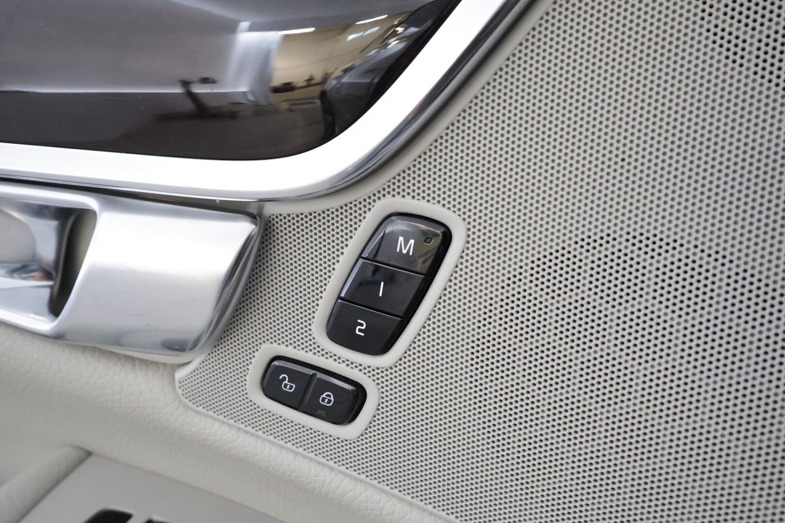 Volvo V90 2019 T8 AWD Inscription aut * ACC / Webasto / Panorama / Full LED / Muistipenkki / P.kamera / Vaaleat nahat / BLIS / Navi / Keyless * - Suomi-auto / Kahdet renkaat aluvanteilla - HULLUT AVAJAISHULINAT KORKOTARJOUS 3,29 %