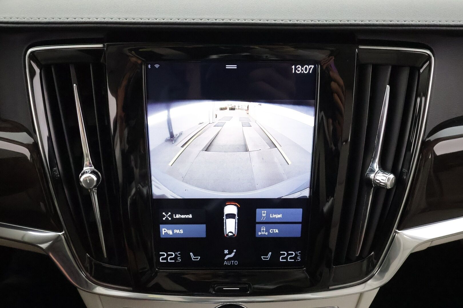 Volvo V90 2019 T8 AWD Inscription aut * ACC / Webasto / Panorama / Full LED / Muistipenkki / P.kamera / Vaaleat nahat / BLIS / Navi / Keyless * - Suomi-auto / Kahdet renkaat aluvanteilla - HULLUT AVAJAISHULINAT KORKOTARJOUS 3,29 %