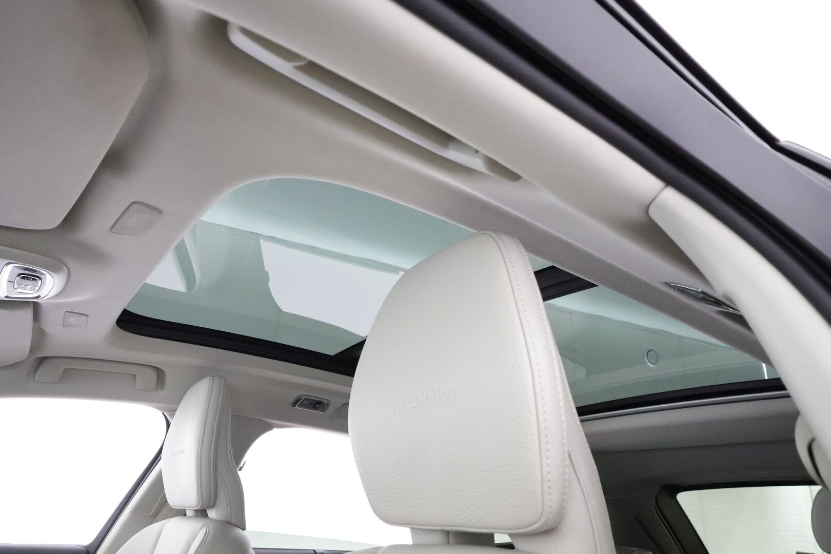 Volvo V90 2019 T8 AWD Inscription aut * ACC / Webasto / Panorama / Full LED / Muistipenkki / P.kamera / Vaaleat nahat / BLIS / Navi / Keyless * - Suomi-auto / Kahdet renkaat aluvanteilla - HULLUT AVAJAISHULINAT KORKOTARJOUS 3,29 %