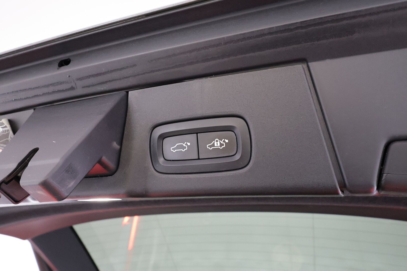 Volvo V90 2019 T8 AWD Inscription aut * ACC / Webasto / Panorama / Full LED / Muistipenkki / P.kamera / Vaaleat nahat / BLIS / Navi / Keyless * - Suomi-auto / Kahdet renkaat aluvanteilla - HULLUT AVAJAISHULINAT KORKOTARJOUS 3,29 %