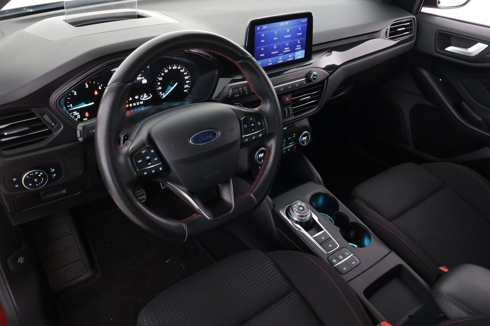 Ford Focus 2020 1,5 TDCi EcoBlue 120hv Start/Stop A8 ST-Line 5-ovinen *HUD / Vakkari / Tutkat / Apple carplay* - *Suomi auto / HUD / Näyttävä / ST-Line*