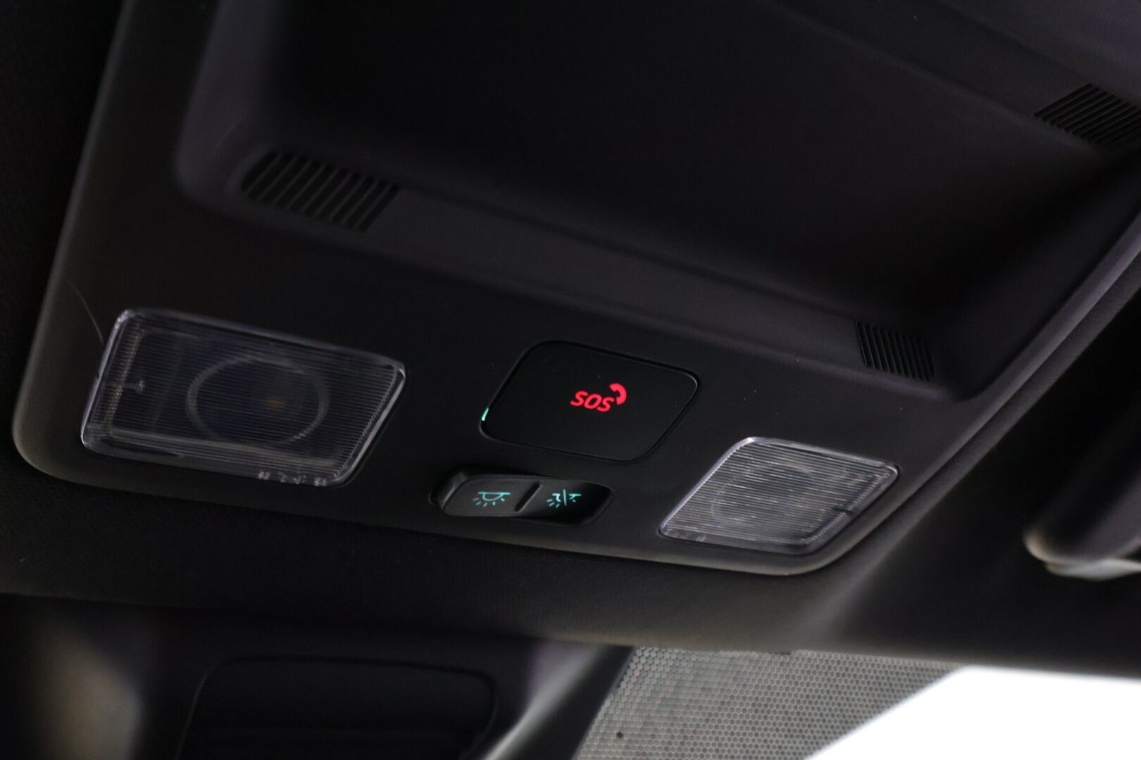 Ford Focus 2020 1,5 TDCi EcoBlue 120hv Start/Stop A8 ST-Line 5-ovinen *HUD / Vakkari / Tutkat / Apple carplay* - *Suomi auto / HUD / Näyttävä / ST-Line*