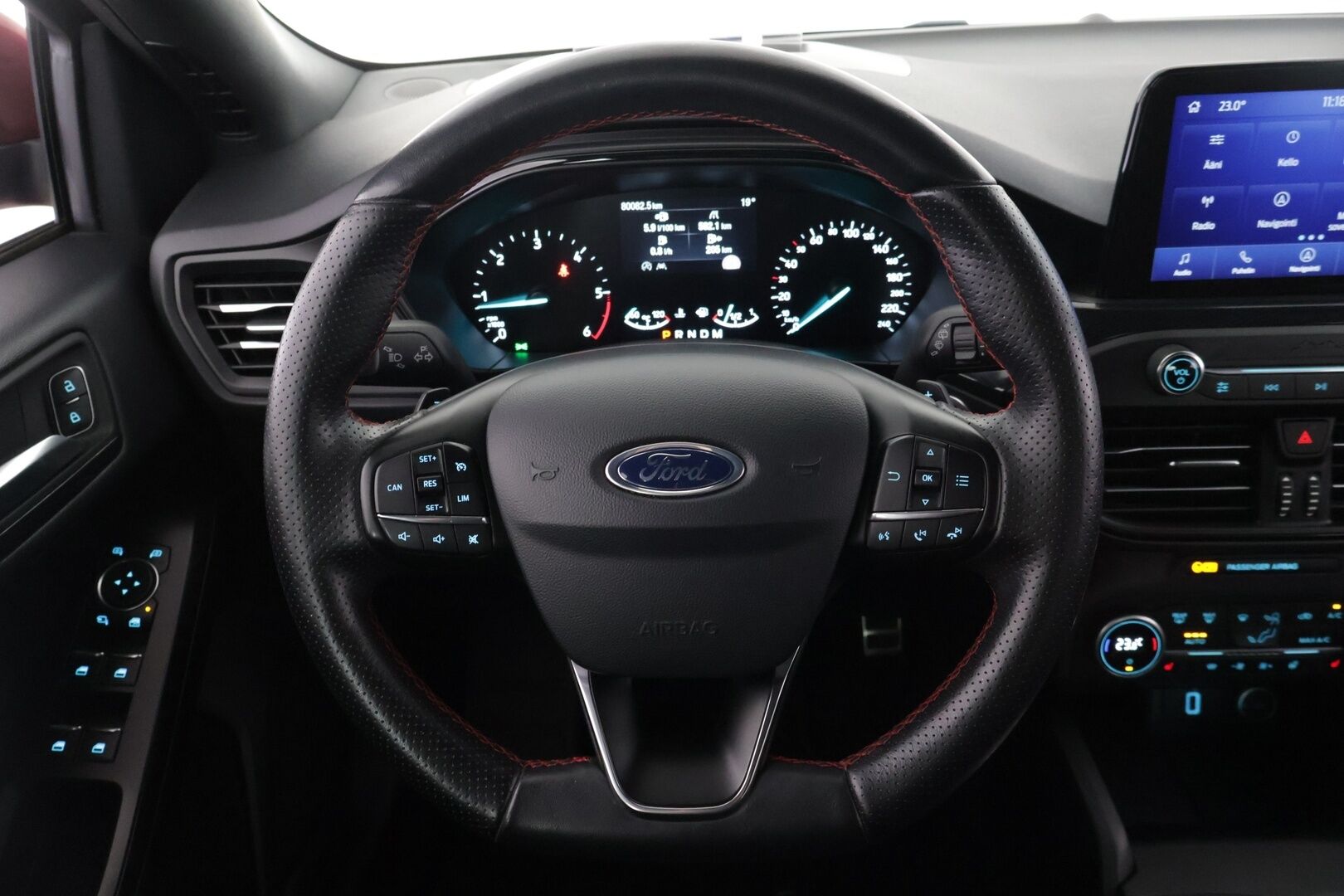 Ford Focus 2020 1,5 TDCi EcoBlue 120hv Start/Stop A8 ST-Line 5-ovinen *HUD / Vakkari / Tutkat / Apple carplay* - *Suomi auto / HUD / Näyttävä / ST-Line*