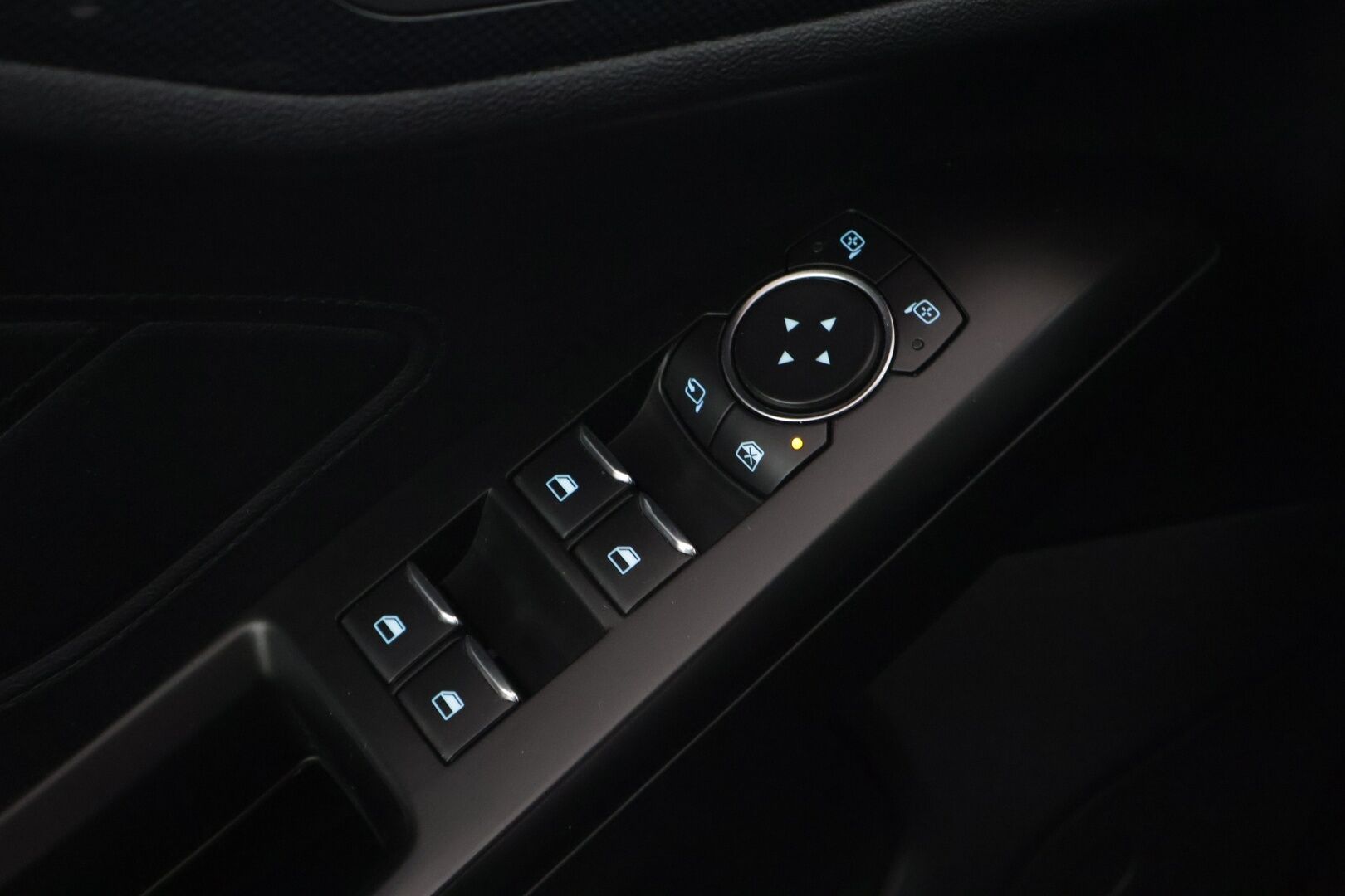 Ford Focus 2020 1,5 TDCi EcoBlue 120hv Start/Stop A8 ST-Line 5-ovinen *HUD / Vakkari / Tutkat / Apple carplay* - *Suomi auto / HUD / Näyttävä / ST-Line*