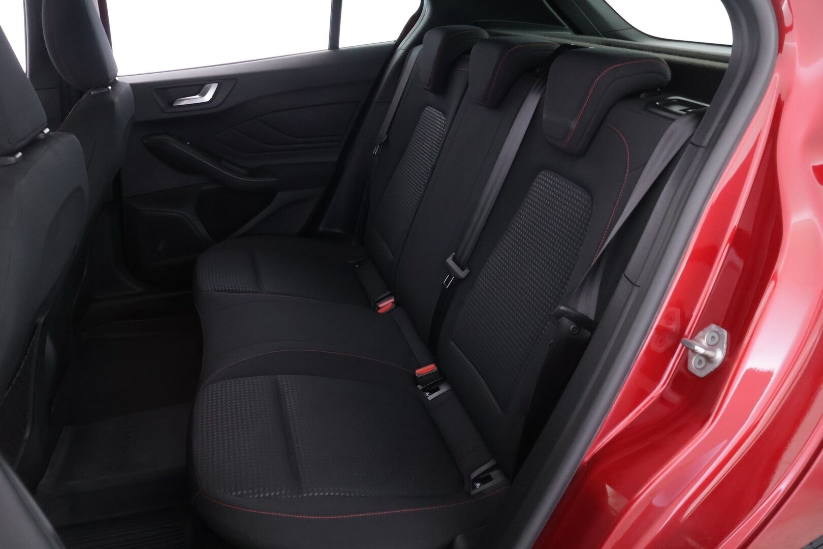 Ford Focus 2020 1,5 TDCi EcoBlue 120hv Start/Stop A8 ST-Line 5-ovinen *HUD / Vakkari / Tutkat / Apple carplay* - *Suomi auto / HUD / Näyttävä / ST-Line*