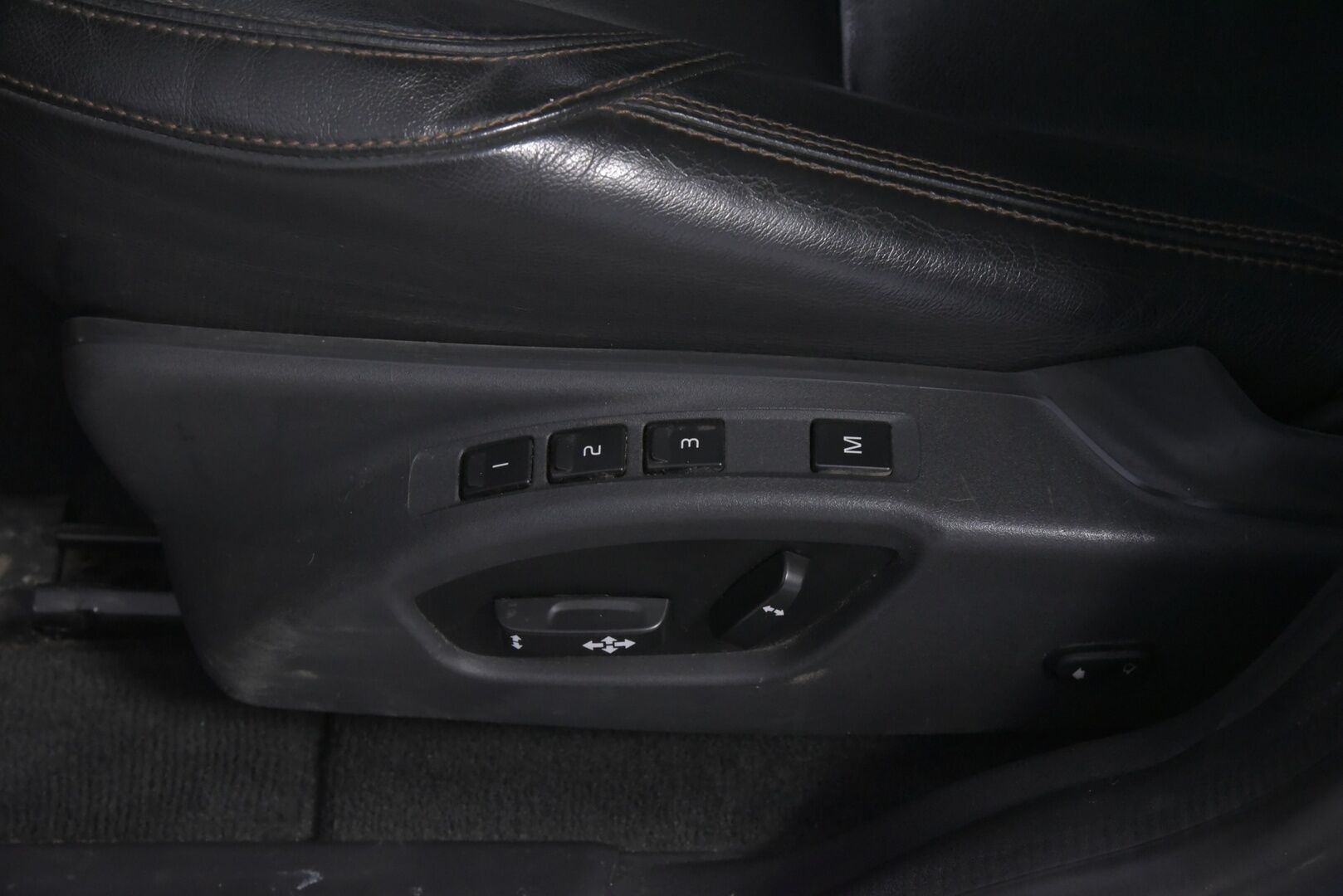 Volvo XC60 2016 D5 AWD Summum aut * Webasto / VOC / High.Perf Audio / Kattoluukku / Keyless / Koukku! * - HULLUT AVAJAISHULINAT KORKOTARJOUS 3,29 %