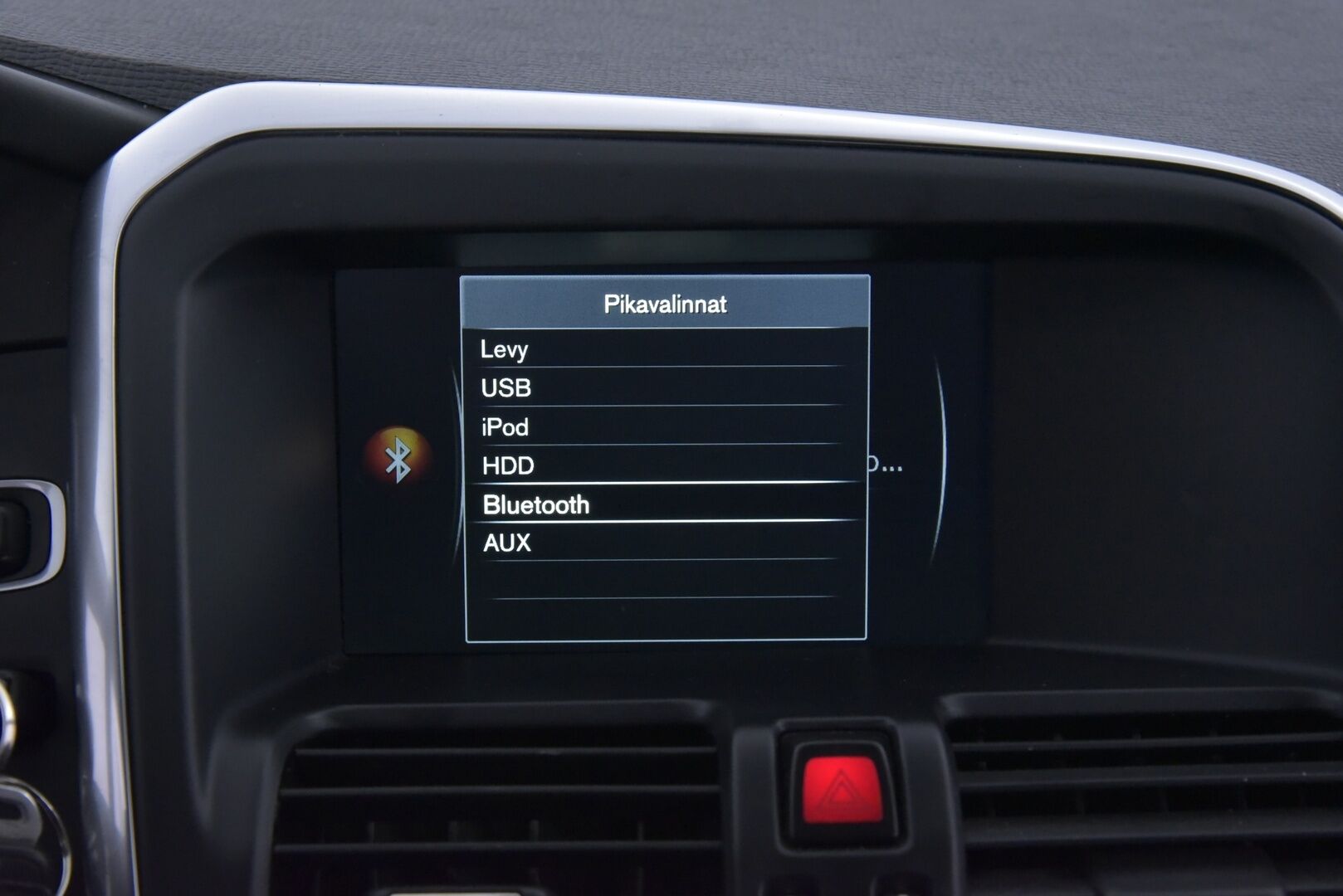 Volvo XC60 2016 D5 AWD Summum aut * Webasto / VOC / High.Perf Audio / Kattoluukku / Keyless / Koukku! * - HULLUT AVAJAISHULINAT KORKOTARJOUS 3,29 %