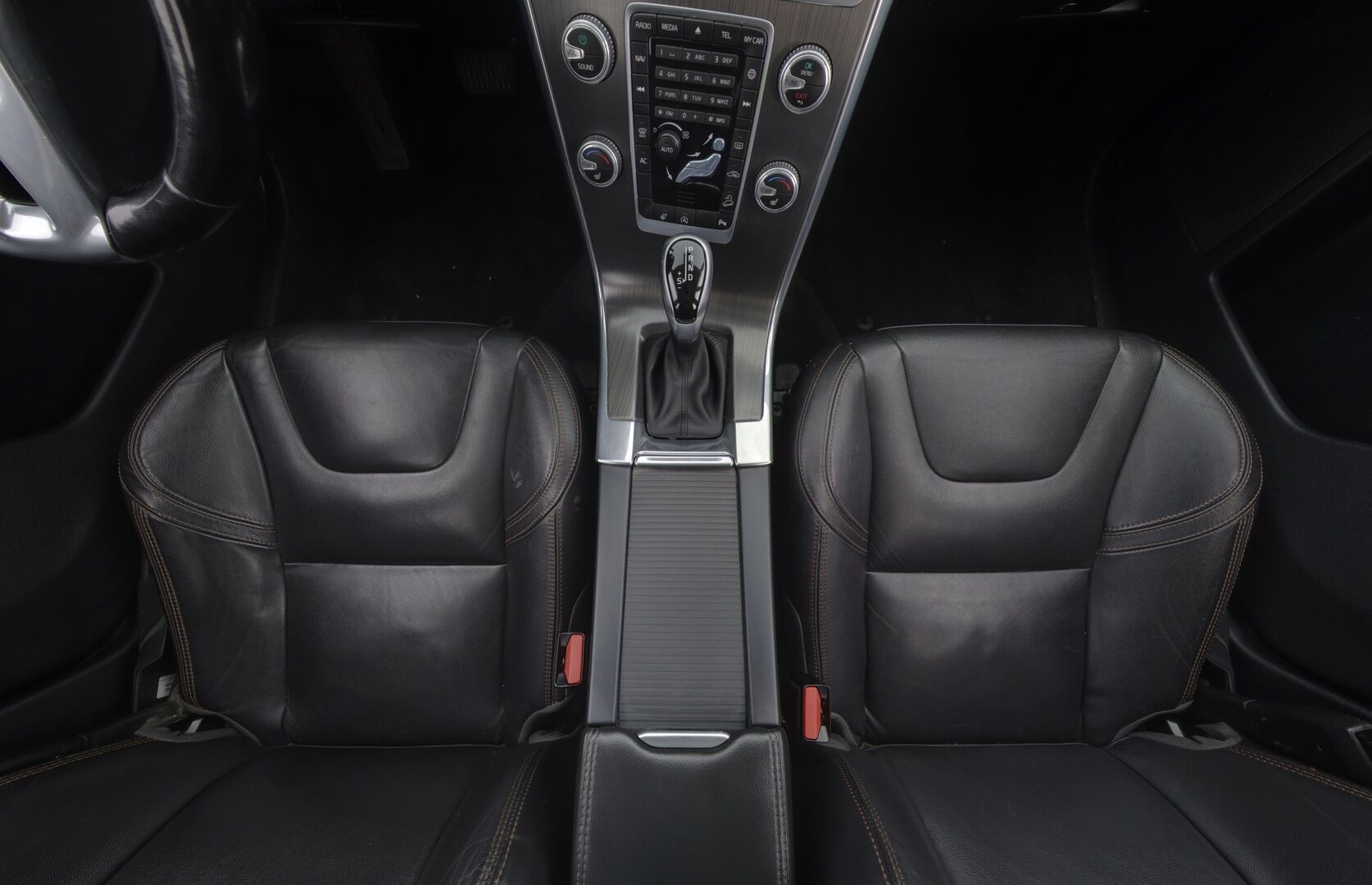 Volvo XC60 2016 D5 AWD Summum aut * Webasto / VOC / High.Perf Audio / Kattoluukku / Keyless / Koukku! * - HULLUT AVAJAISHULINAT KORKOTARJOUS 3,29 %