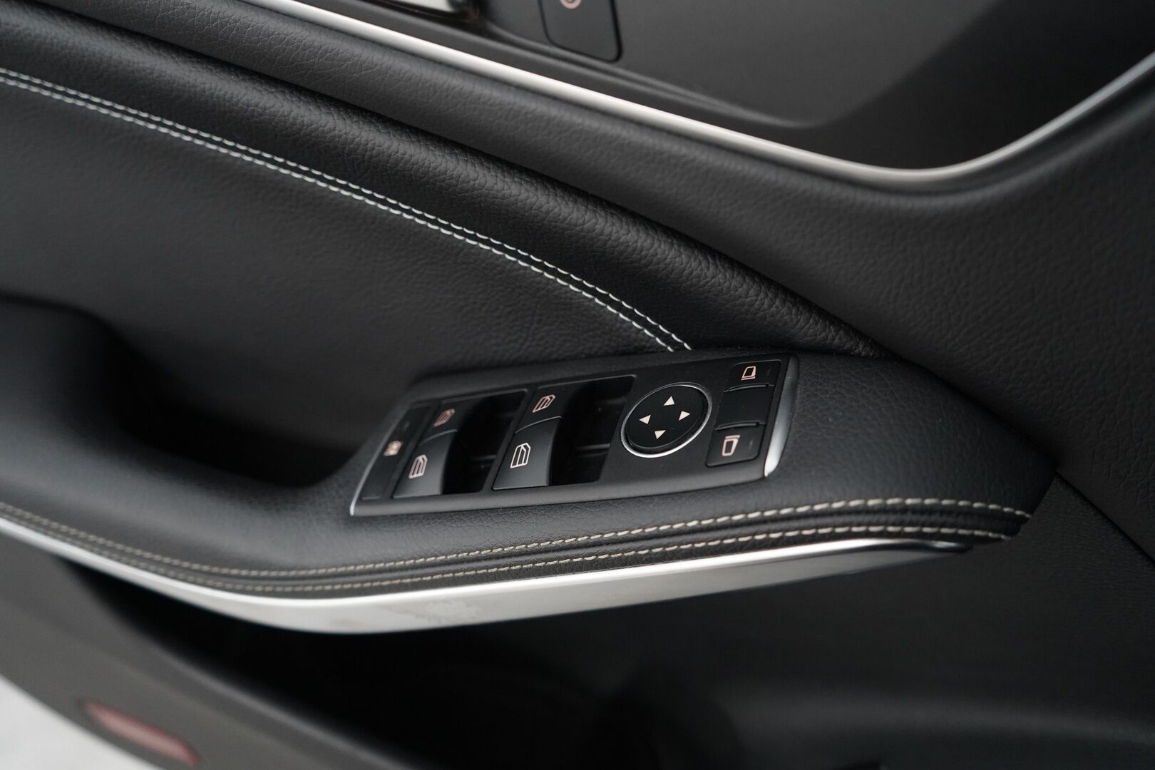 Mercedes-Benz CLA 2018 180 Premium Business A *Kamera / Lohko / LED* - KATSO POIKKEUSHINTA! / Juuri huollettu / Kahdet hyvät renkaat / Suomi-auto