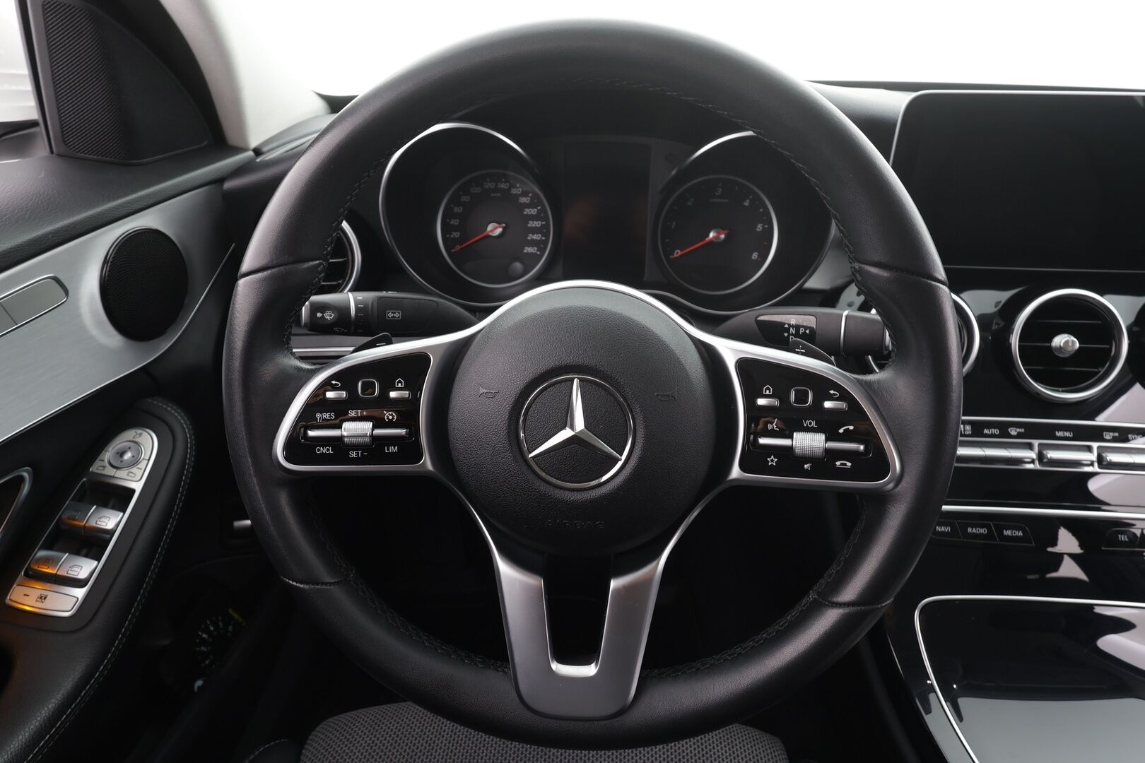 Mercedes-Benz C 2019 200 d A Business Avantgarde * Vakkari / P.kamera / LED / Navi / Puolinahat / Lohko+Sisä * - Suomi-auto / Kahdet renkaat aluvanteilla / Merkkihuollettu