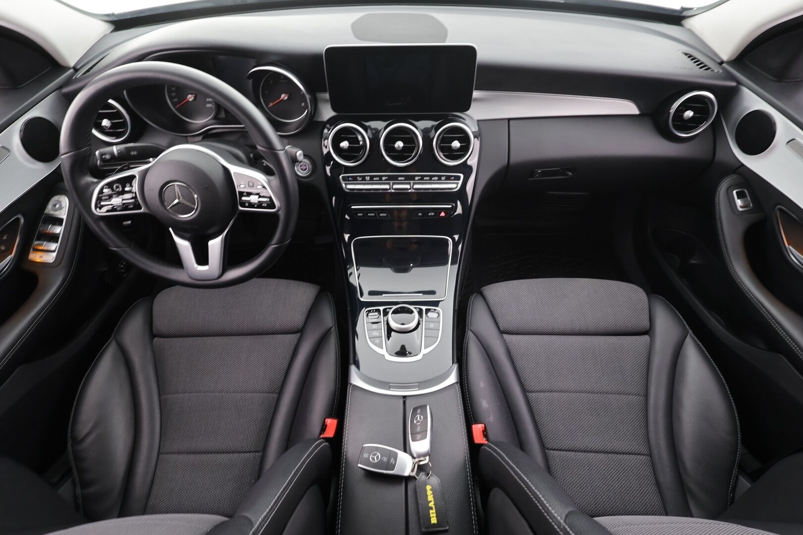 Mercedes-Benz C 2019 200 d A Business Avantgarde * Vakkari / P.kamera / LED / Navi / Puolinahat / Lohko+Sisä * - Suomi-auto / Kahdet renkaat aluvanteilla / Merkkihuollettu