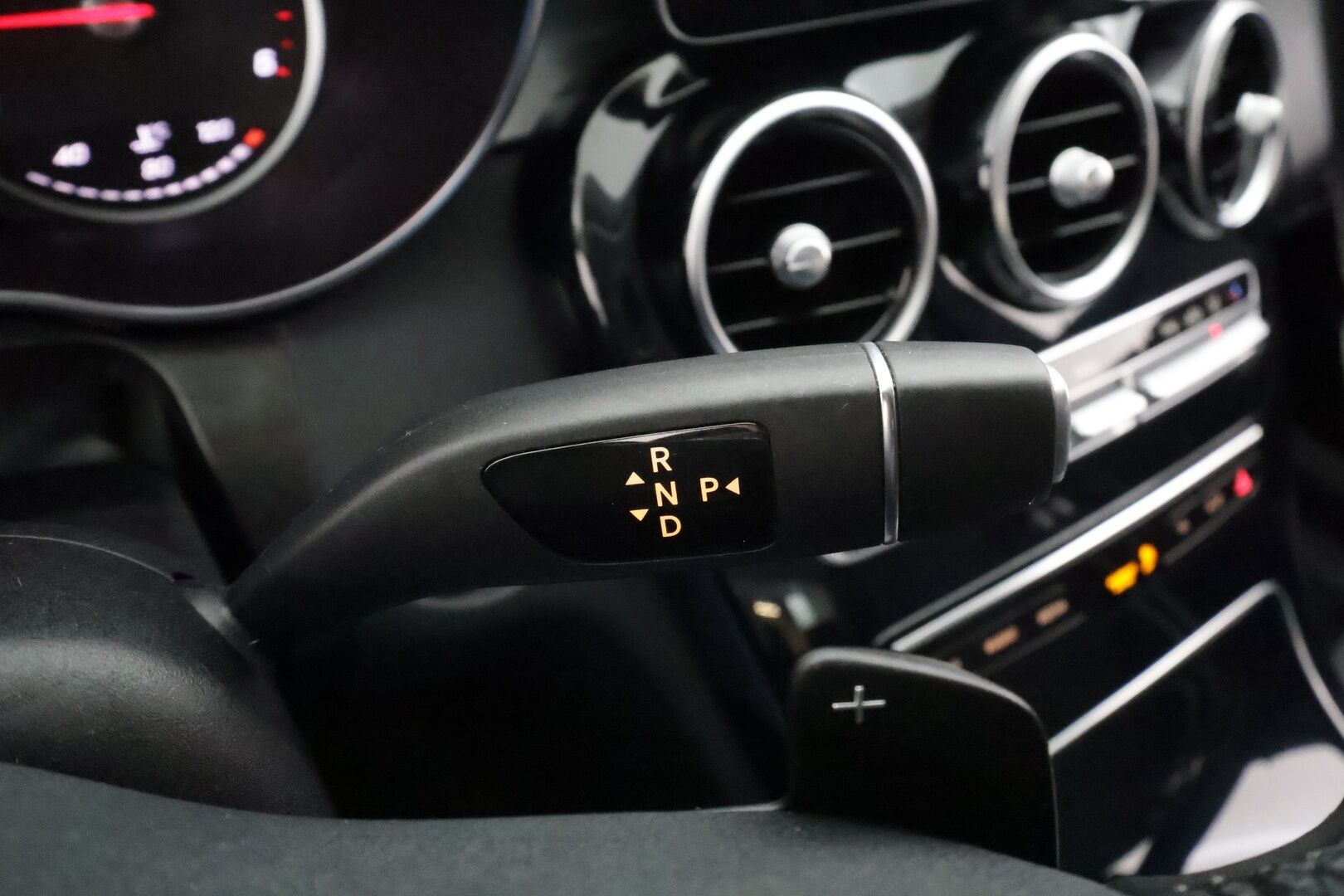 Mercedes-Benz C 2019 200 d A Business Avantgarde * Vakkari / P.kamera / LED / Navi / Puolinahat / Lohko+Sisä * - Suomi-auto / Kahdet renkaat aluvanteilla / Merkkihuollettu