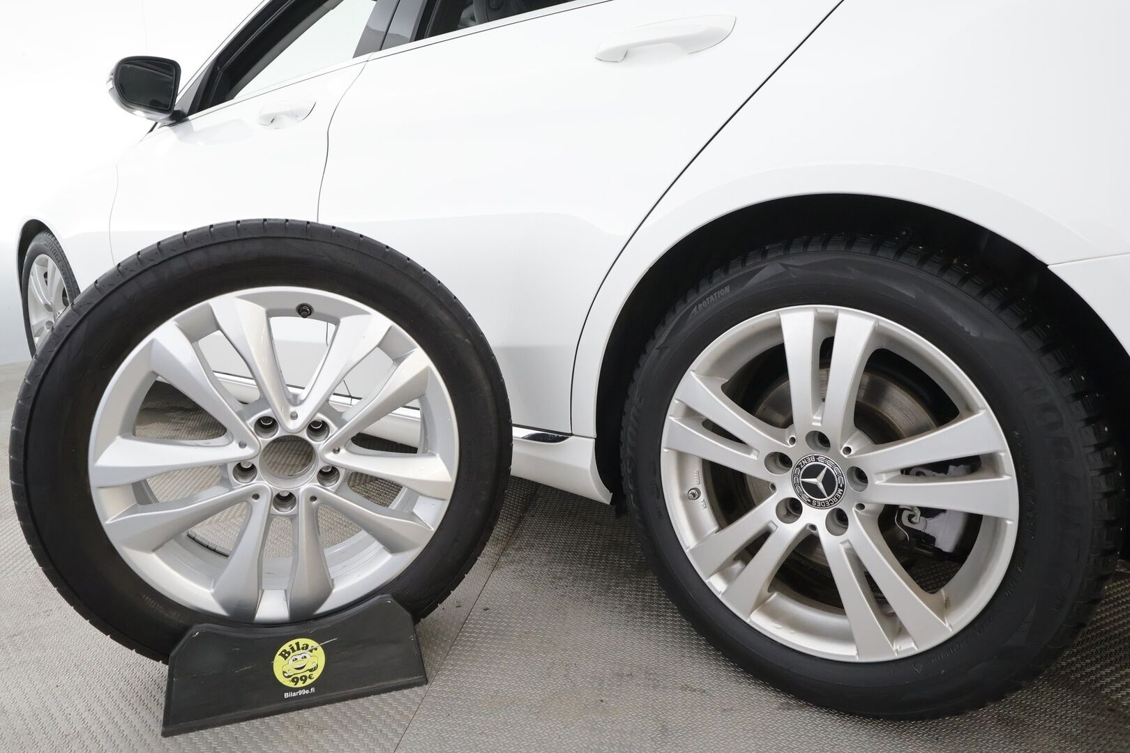 Mercedes-Benz C 2019 200 d A Business Avantgarde * Vakkari / P.kamera / LED / Navi / Puolinahat / Lohko+Sisä * - Suomi-auto / Kahdet renkaat aluvanteilla / Merkkihuollettu