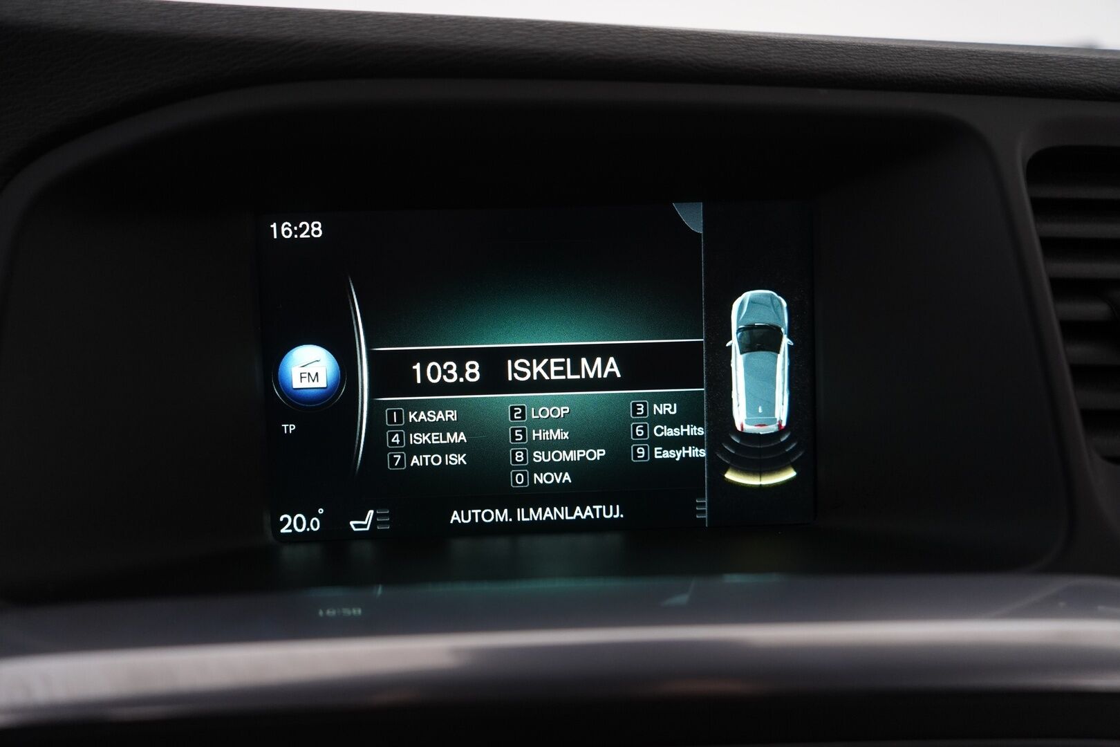 Volvo V60 2016 D3 Momentum - Vakkari | Webasto | Koukku | Bt | Hyvät huollot | Kahdet renkaat