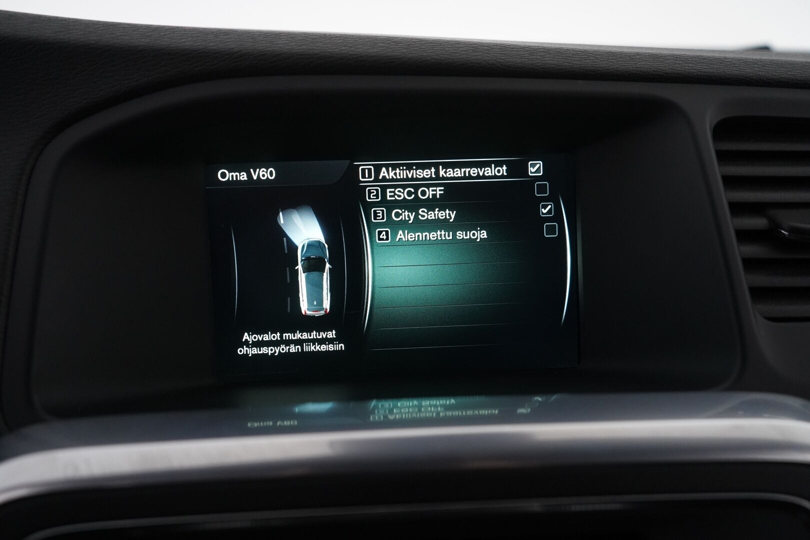 Volvo V60 2016 D3 Momentum - Vakkari | Webasto | Koukku | Bt | Hyvät huollot | Kahdet renkaat