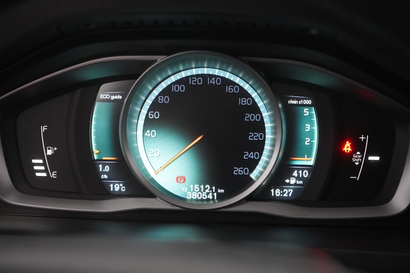 Volvo V60 2016 D3 Momentum - Vakkari | Webasto | Koukku | Bt | Hyvät huollot | Kahdet renkaat