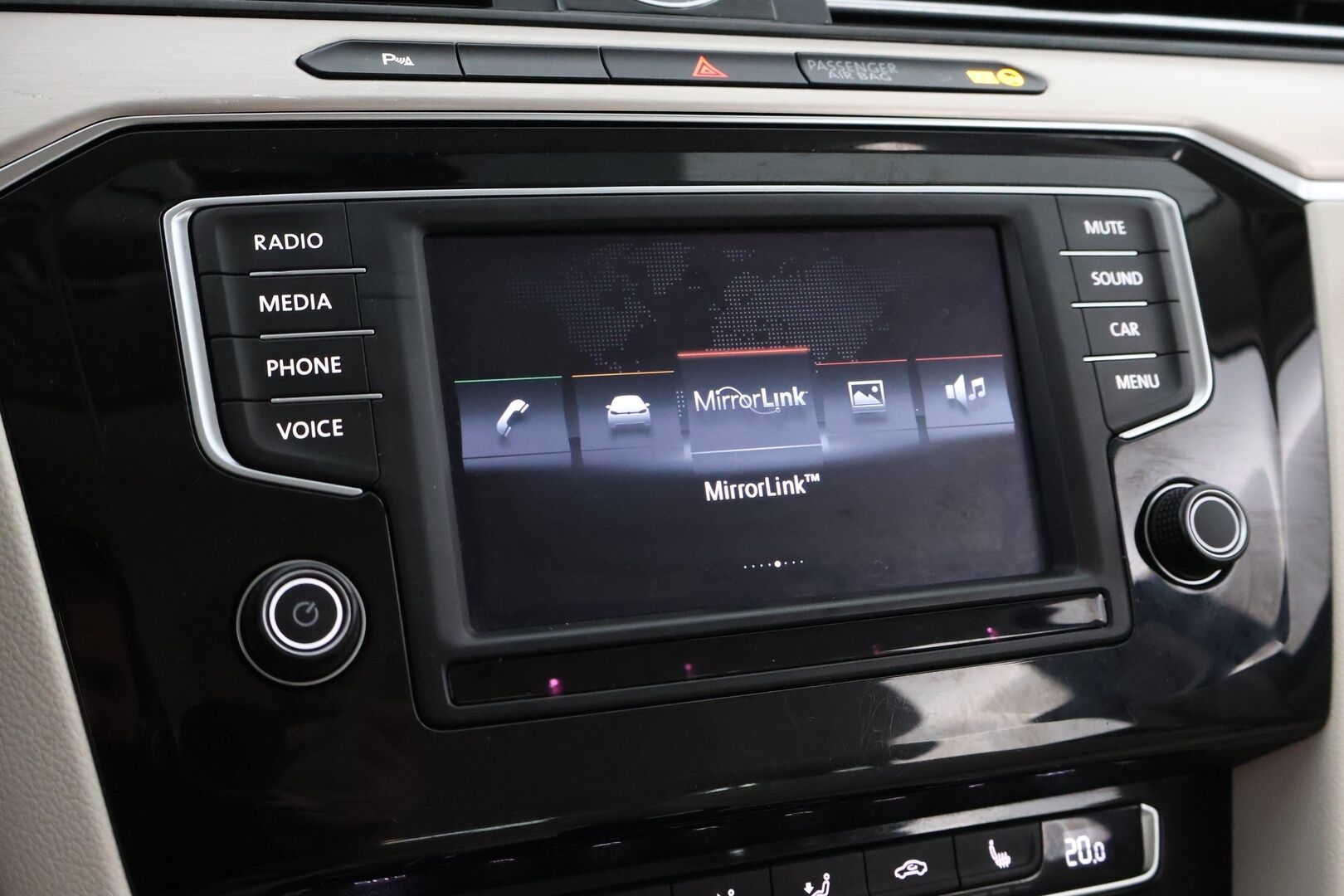 Volkswagen Passat 2015 Variant Highline 2,0 TDI 140 kW (190 hv) 4MOTION DSG-automaatti - Webasto / Adapt.Vakkari / Peruutuskamera / Koukku / Nahka-Alcantara / KeylessGo / Jakopää tehty!