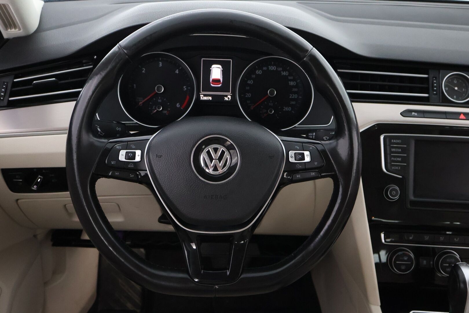 Volkswagen Passat 2015 Variant Highline 2,0 TDI 140 kW (190 hv) 4MOTION DSG-automaatti - Webasto / Adapt.Vakkari / Peruutuskamera / Koukku / Nahka-Alcantara / KeylessGo / Jakopää tehty!