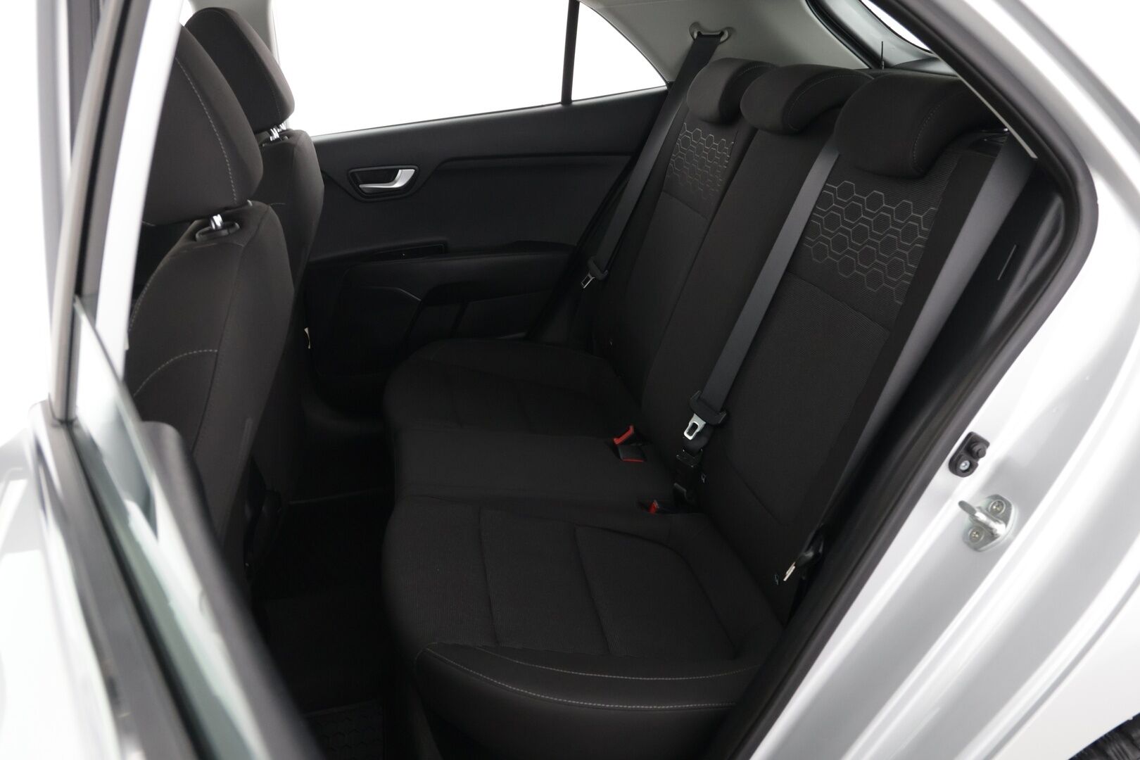 Kia Rio 2018 1,0 T-GDI ISG 100hv EX EcoDynamics / P. Kamera / Bluetooth / Vakkari / Ratinlämmitin / Lohko+sisäpuhallin - Suomi-Auto / 2 x aluvanteet / Hyväkuntoiset nastat /